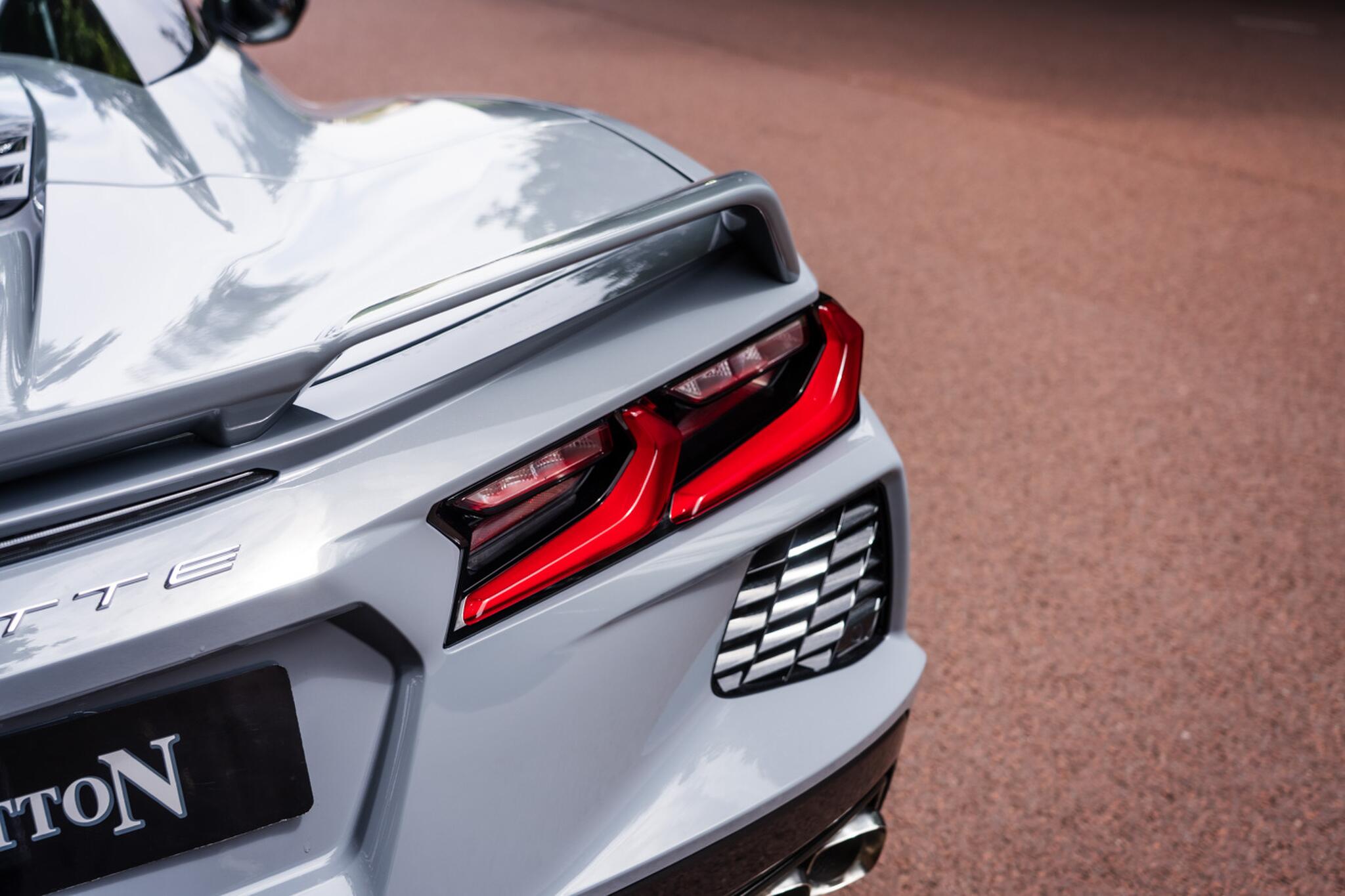 Chevrolet Corvette Stingray view 23