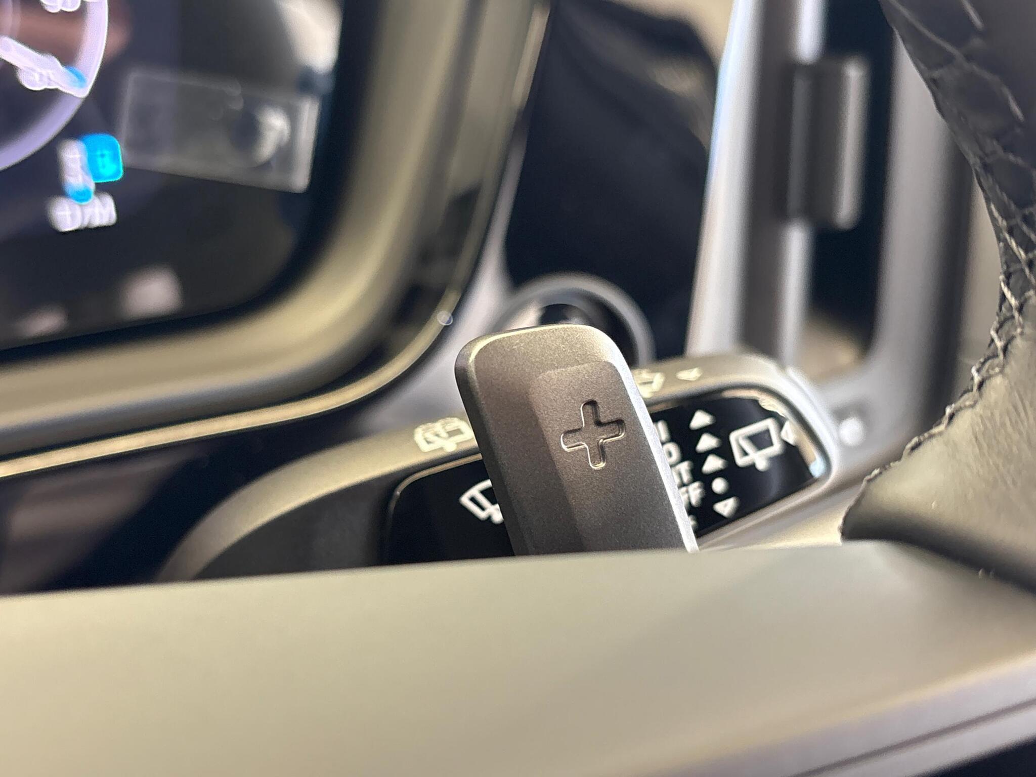 Porsche Cayenne view 38