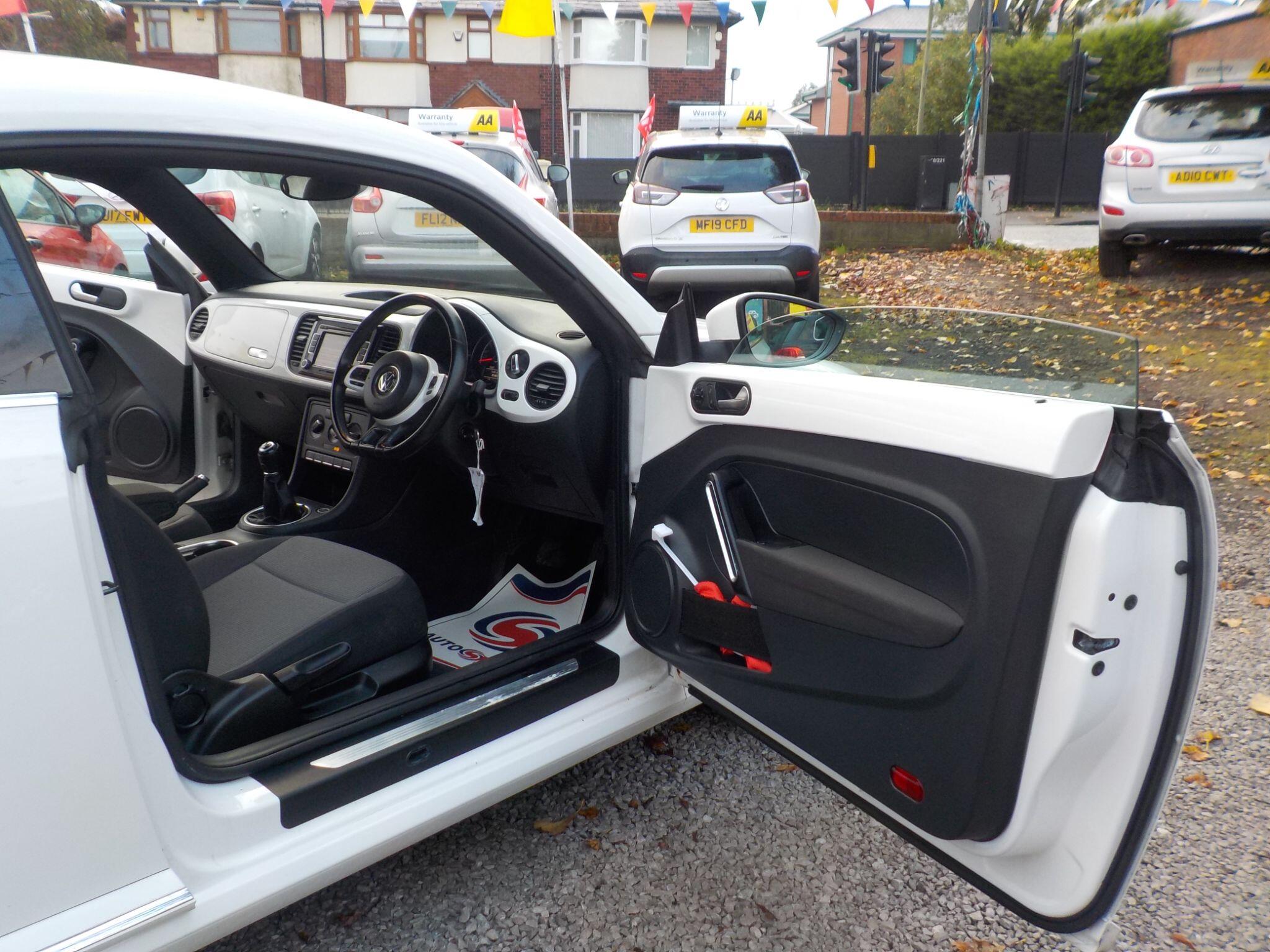 Volkswagen Beetle 1.6 TDI BlueMotion Tech Design Euro 5 (s/s) 3dr