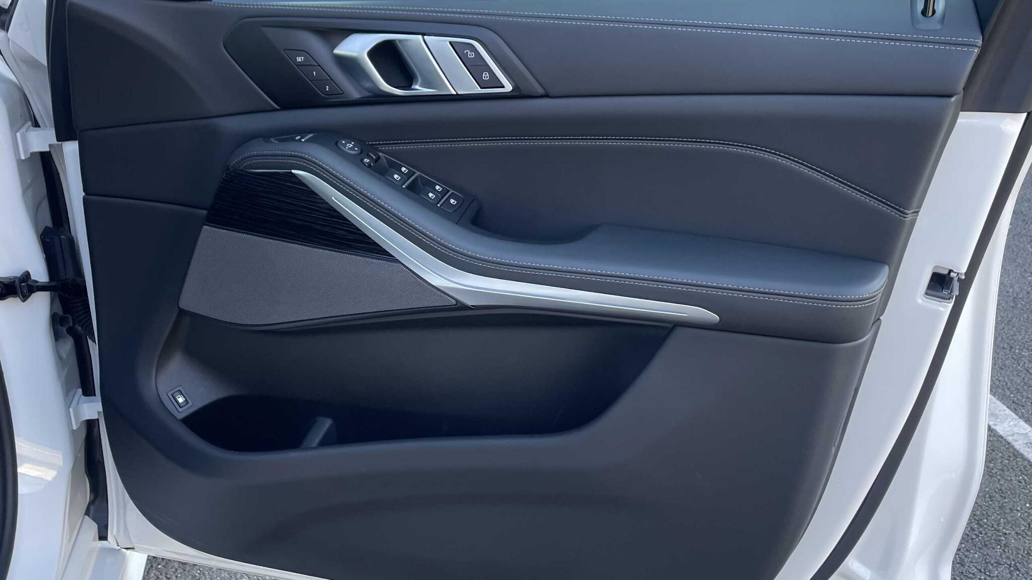 BMW X5 view 25