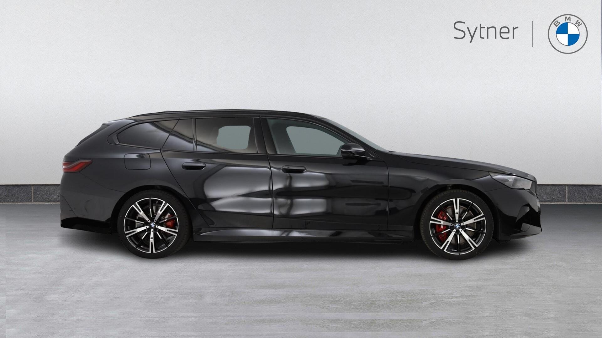 BMW 5 Series view 3