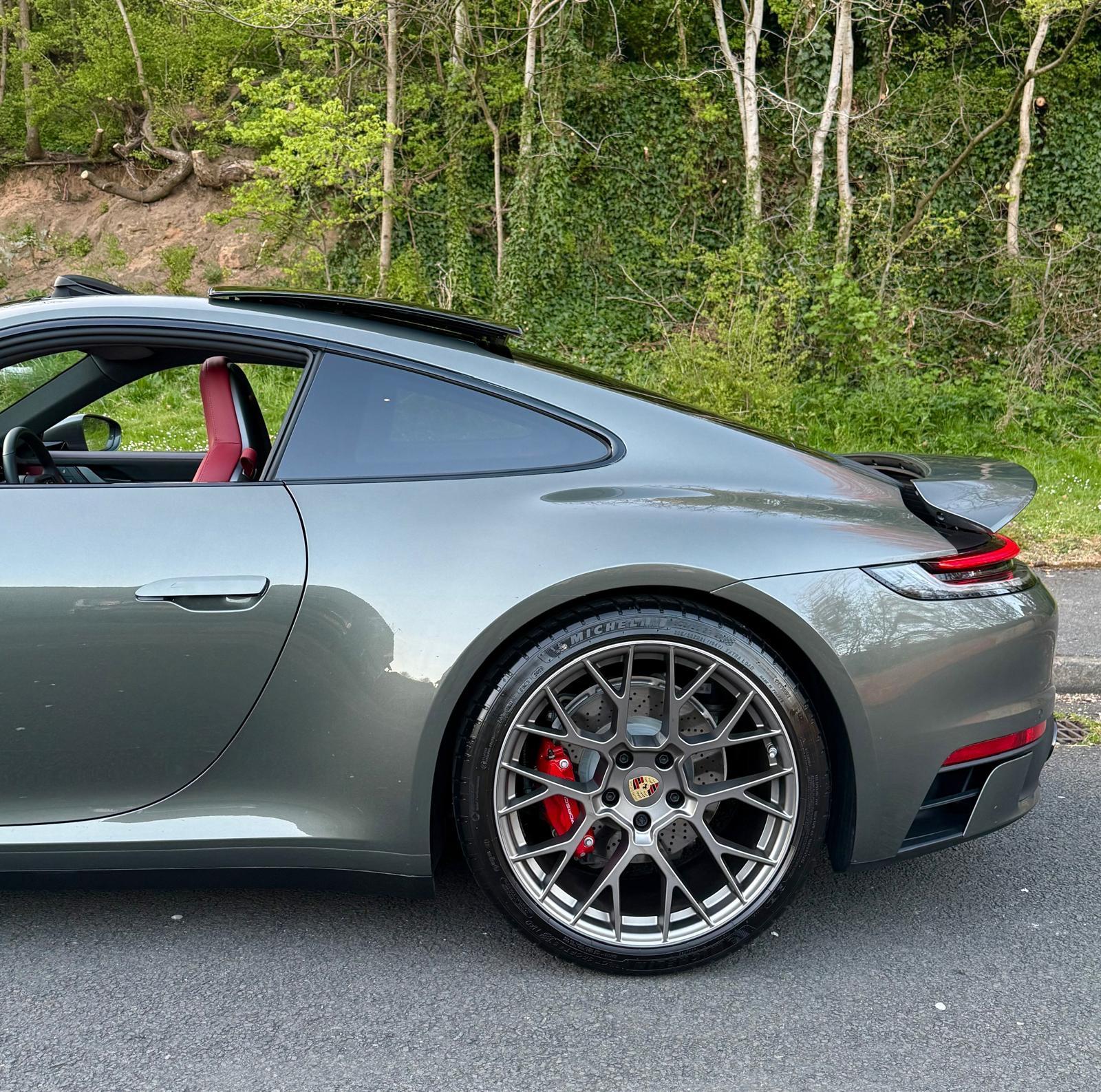 Porsche 911 view 96