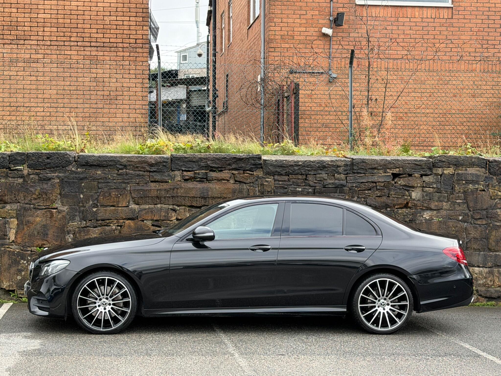 Mercedes-Benz E-Class view 4