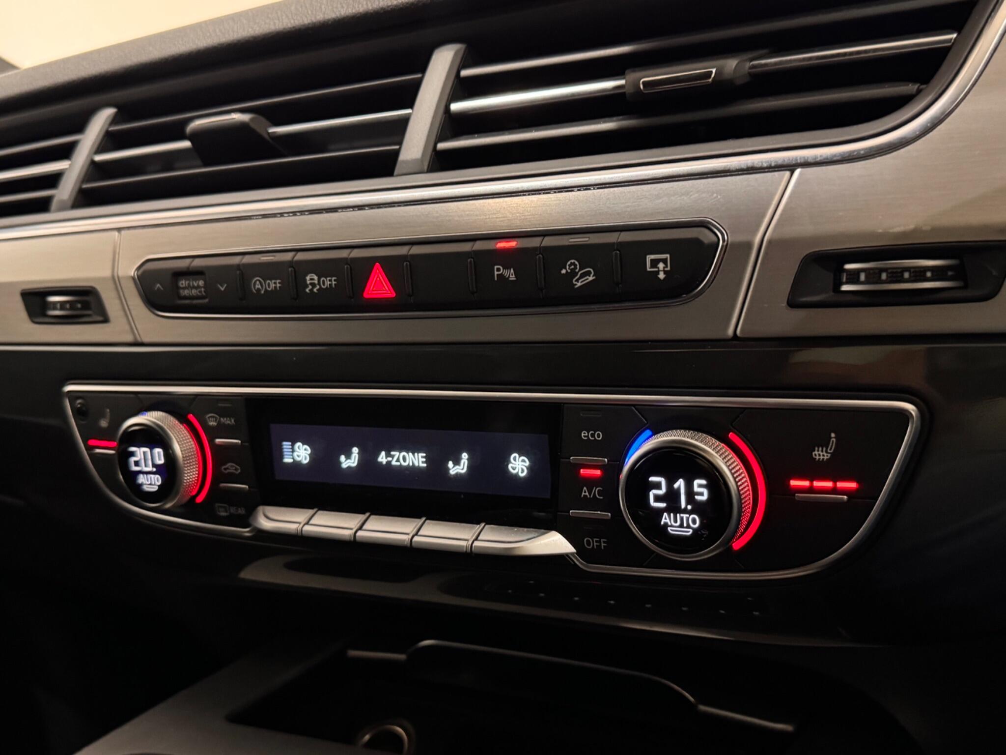 Audi Q7 view 13