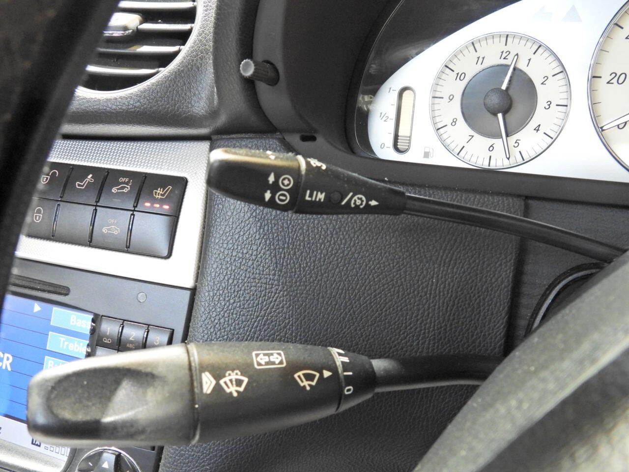Mercedes-Benz CLK view 29