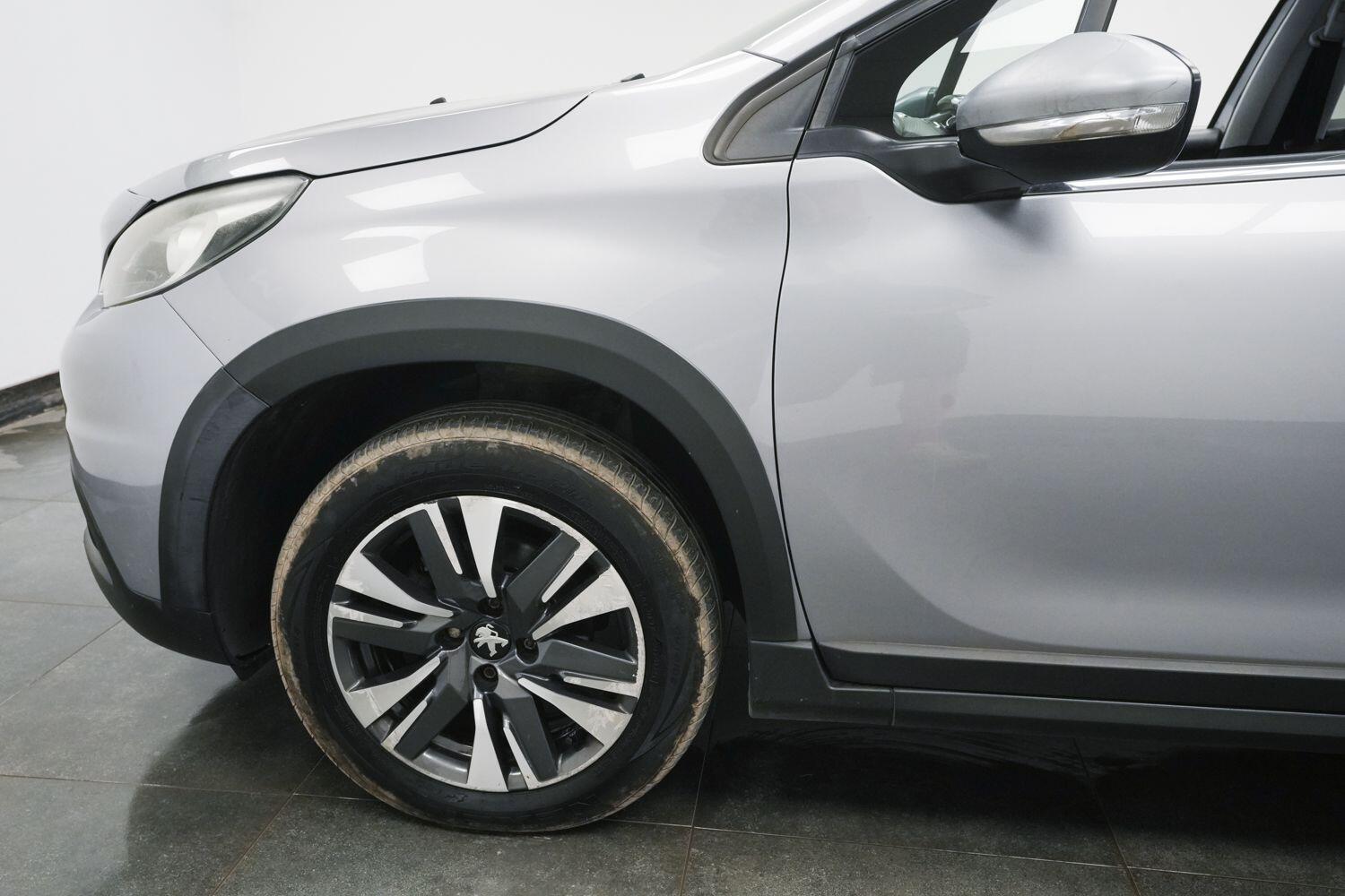 Peugeot 2008 view 5