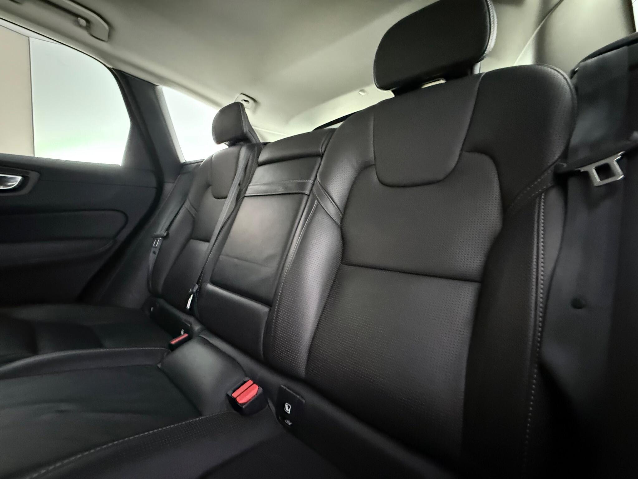 Volvo XC60 view 38