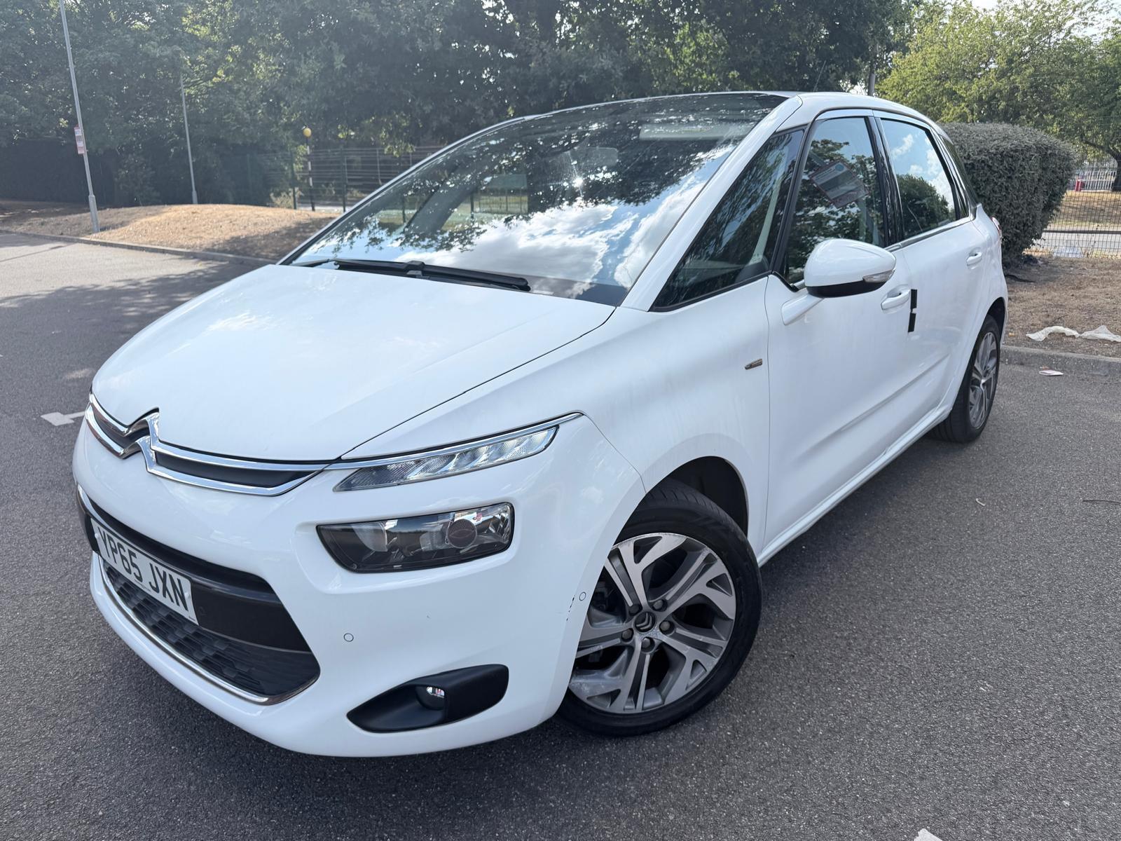 Citroen C4 Picasso view 2