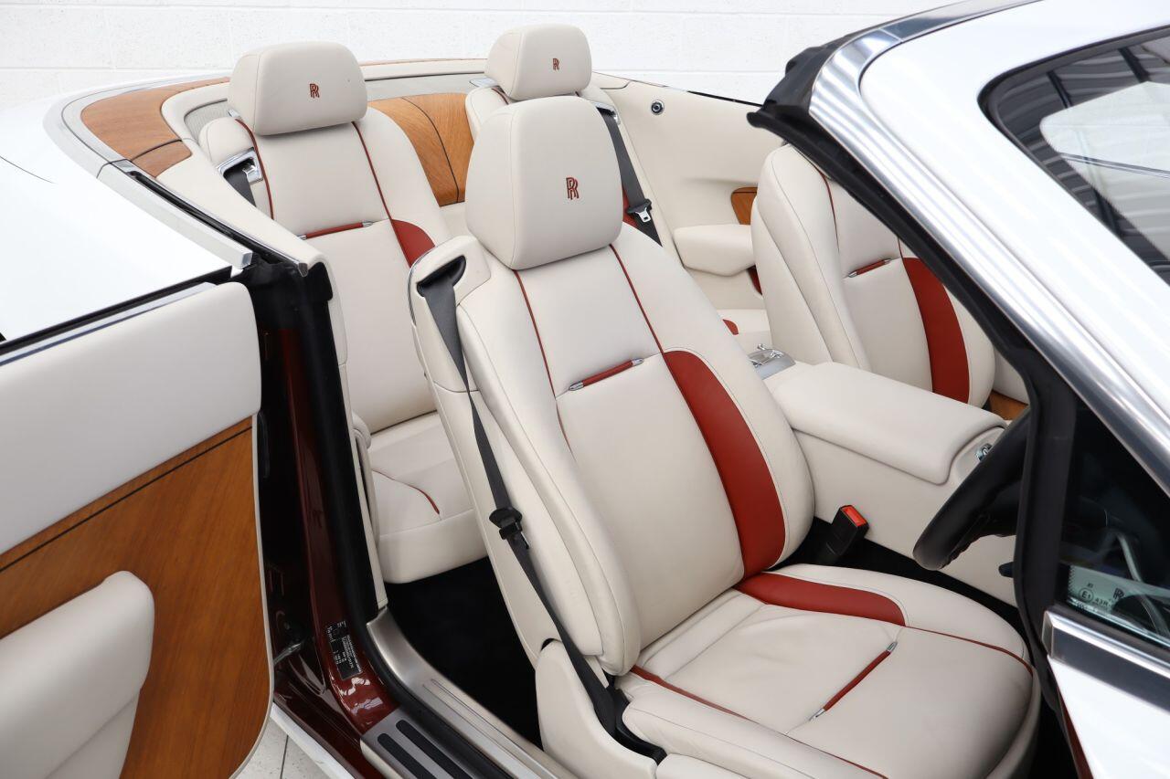 Rolls-Royce Dawn view 15