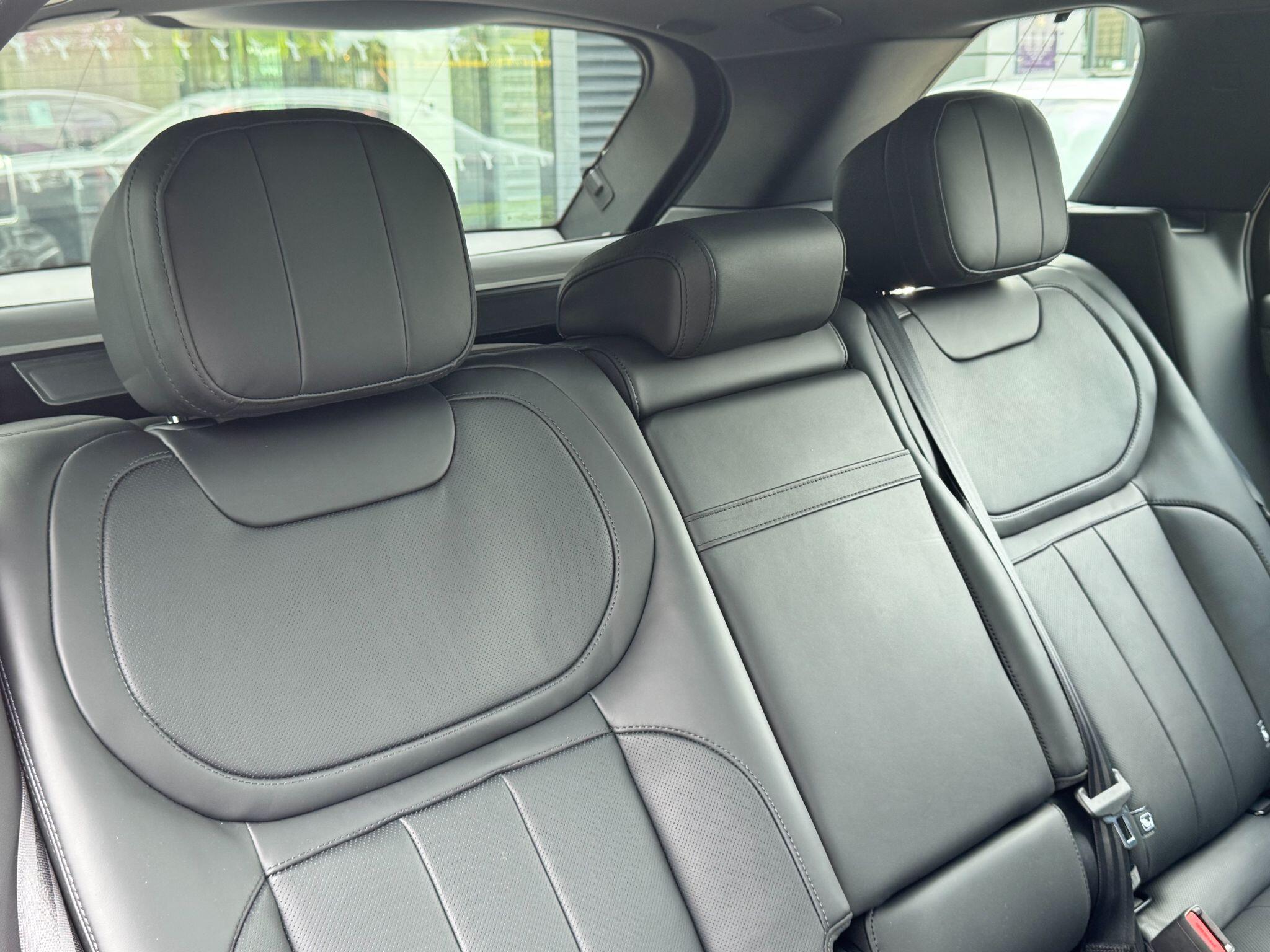 Land Rover Range Rover Sport view 11