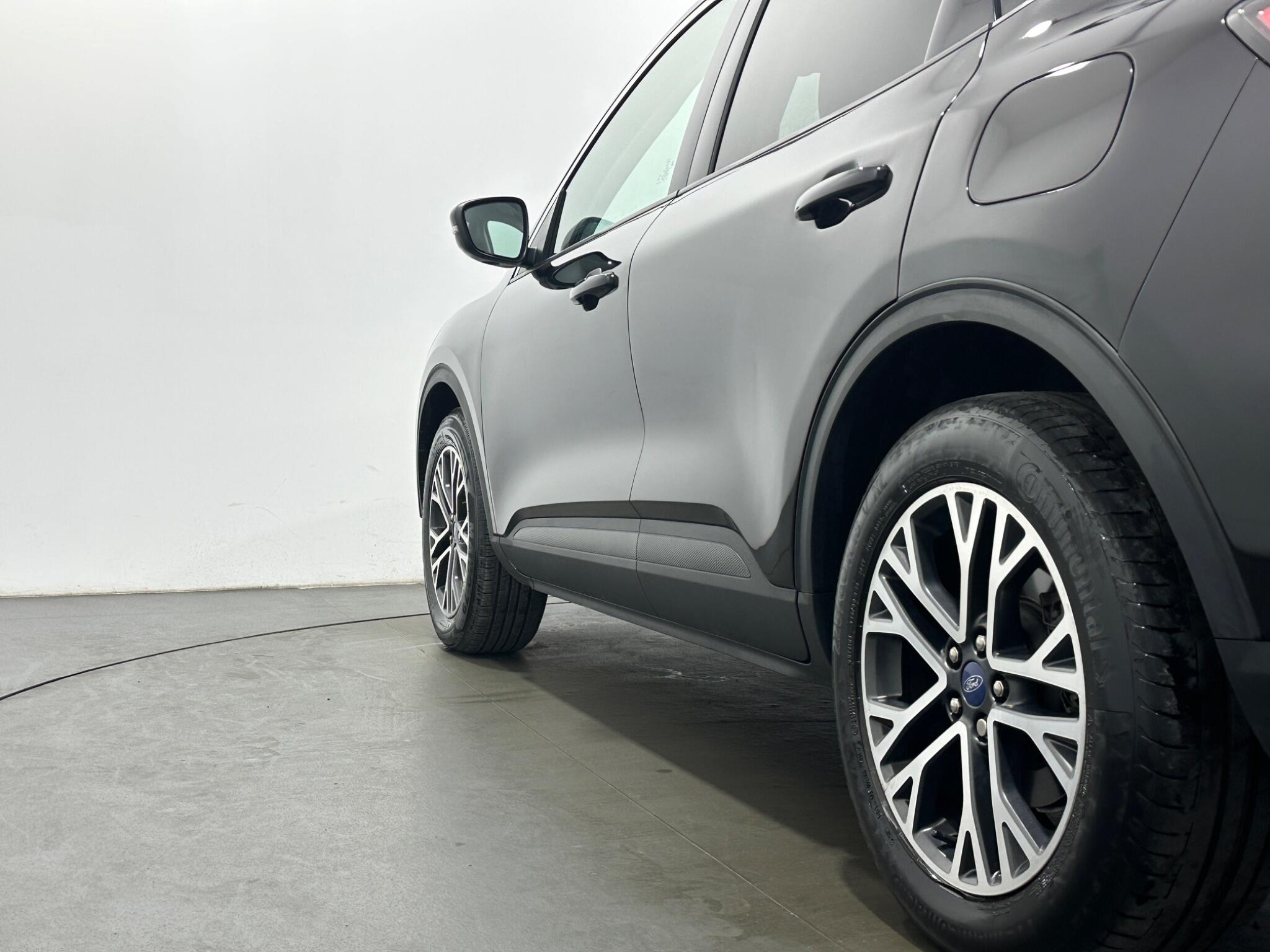 Ford Kuga view 48
