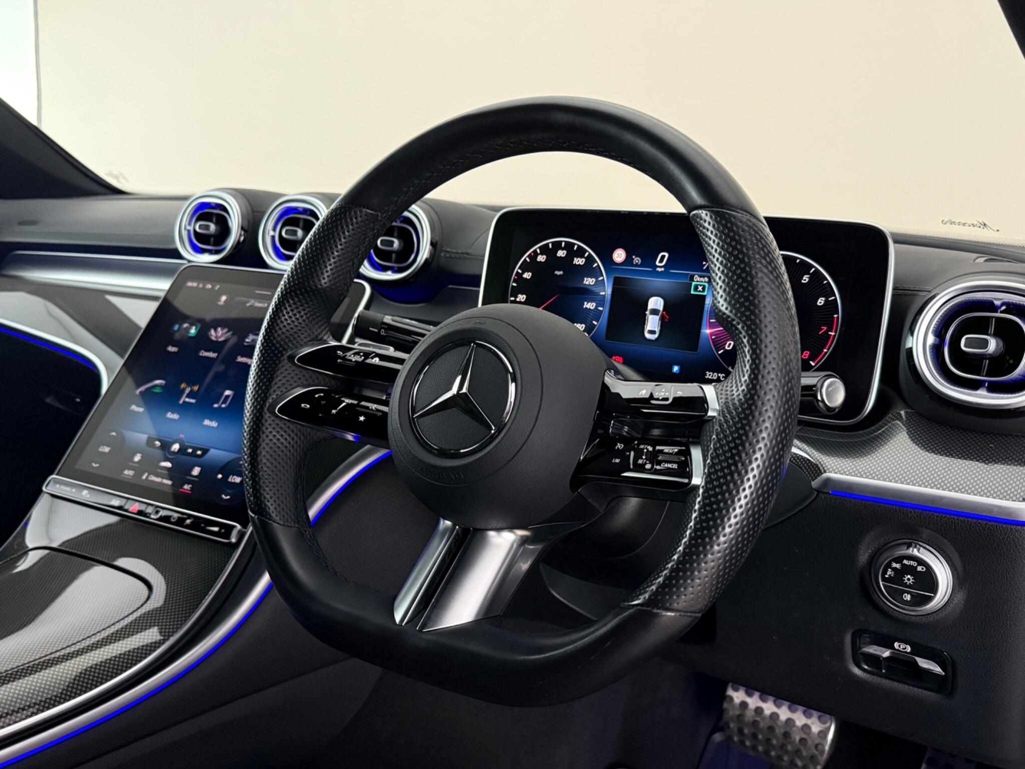 Mercedes-Benz C-Class view 3