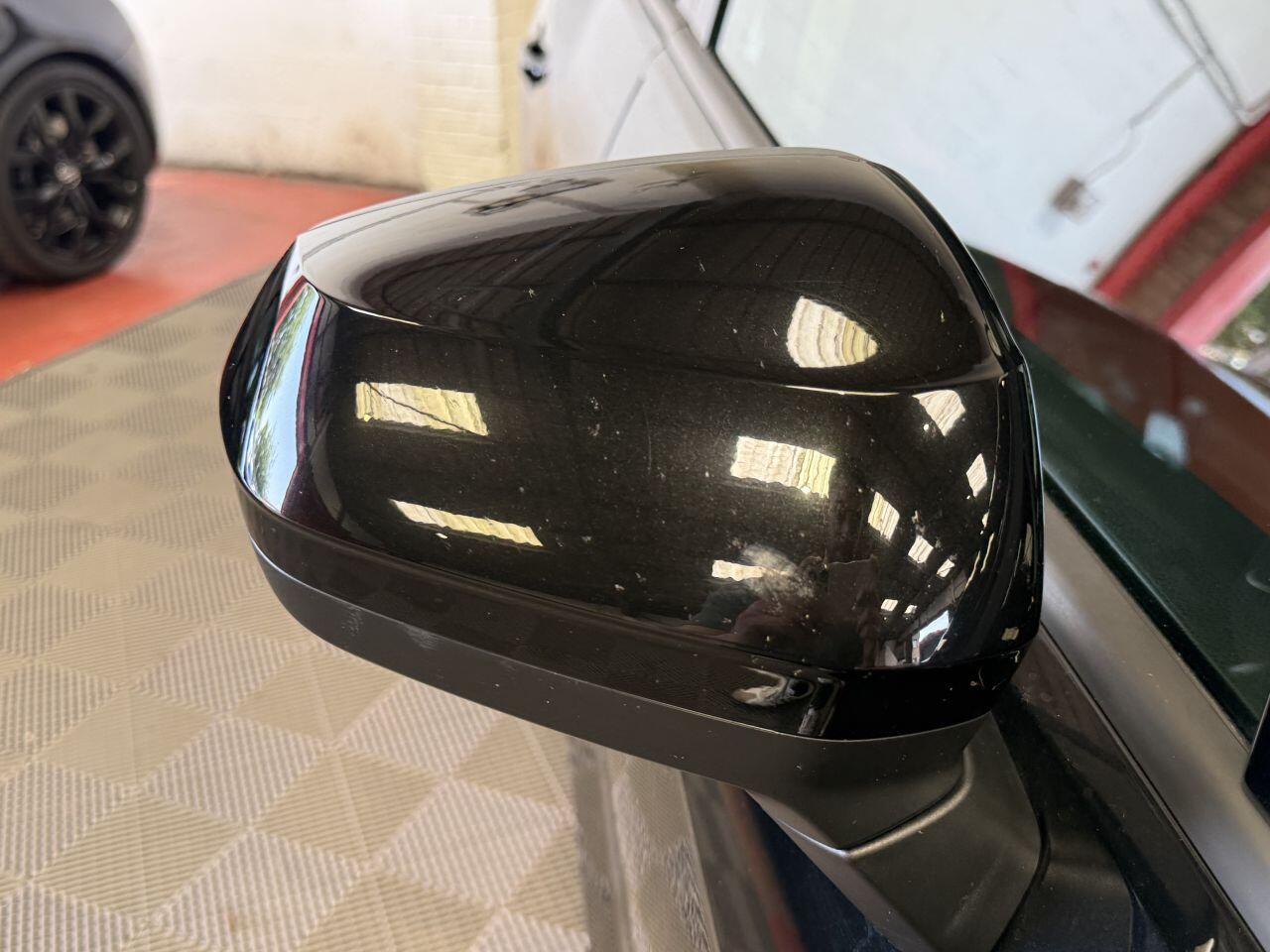 Audi Q2 view 21