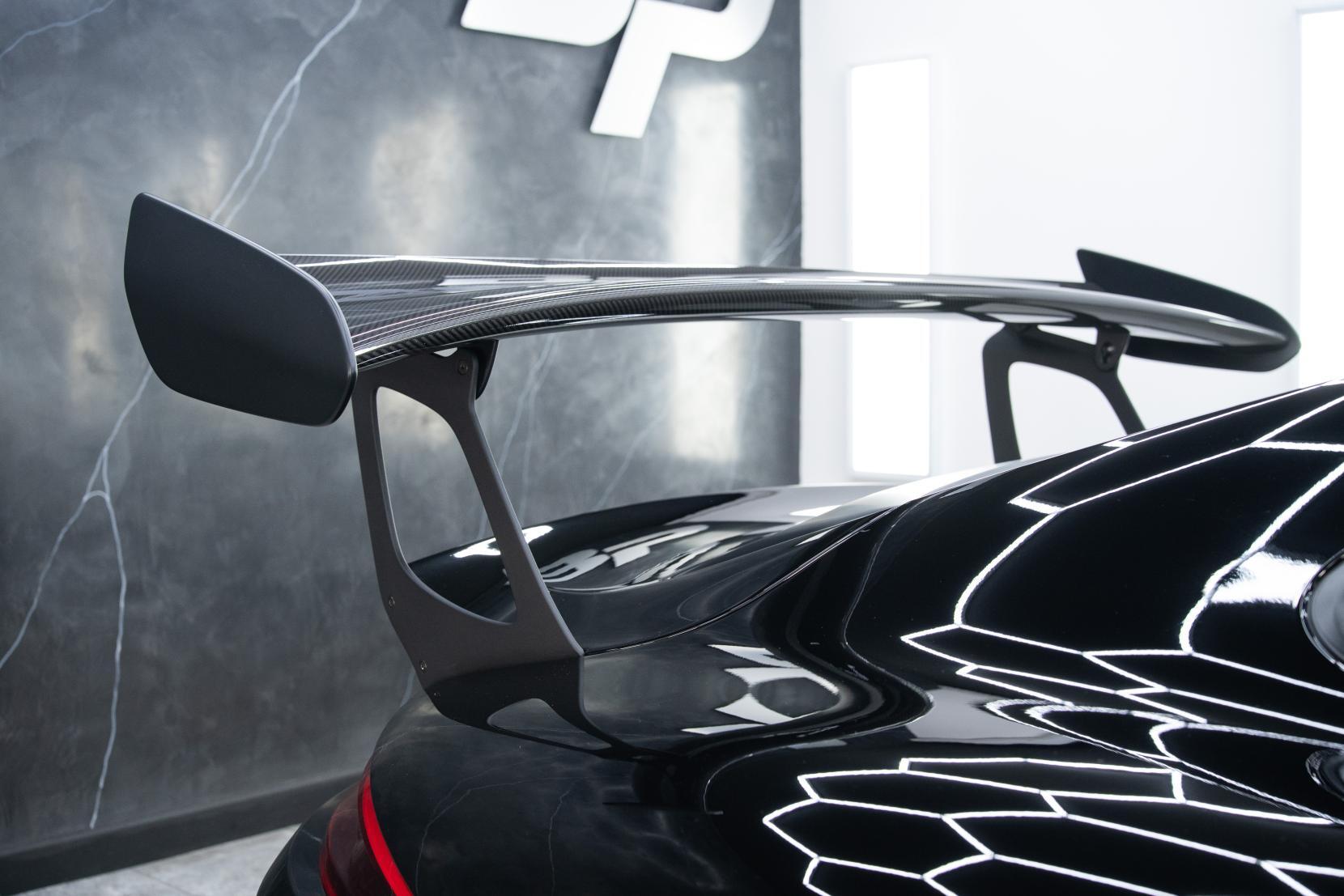 Porsche 911 view 38