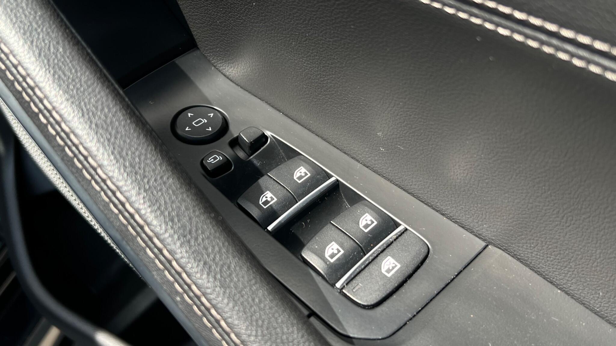 BMW X6 view 50