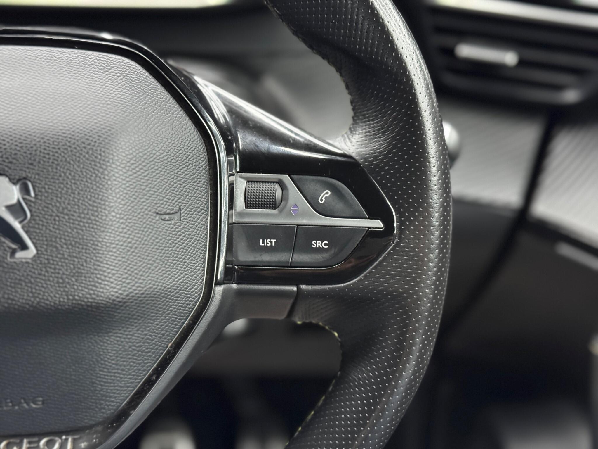 Peugeot 2008 view 21