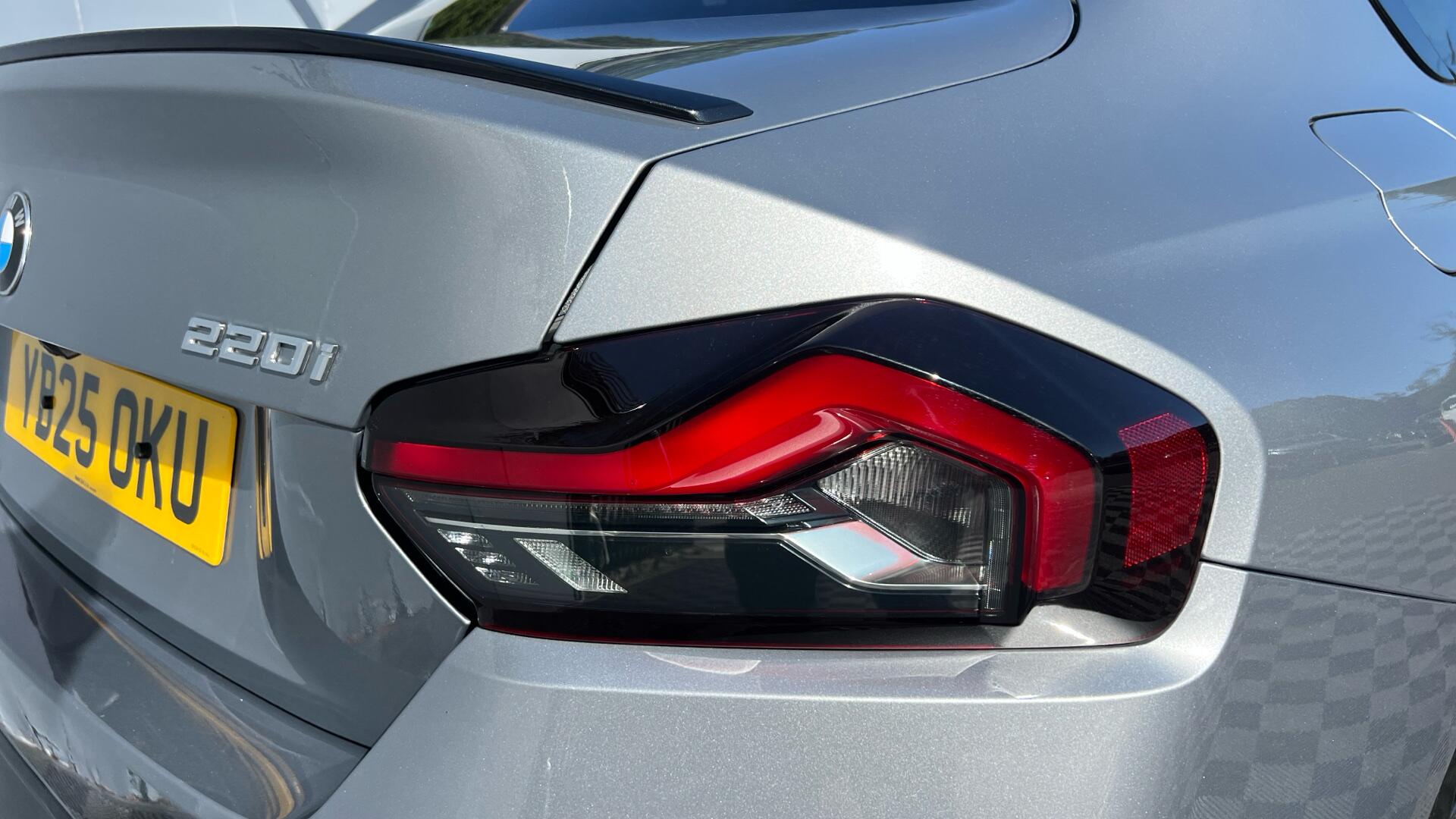 BMW 2 Series view 22