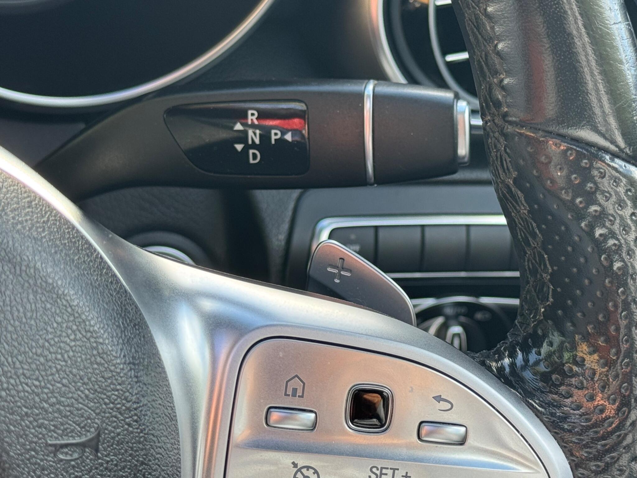 Mercedes-Benz C-Class view 35