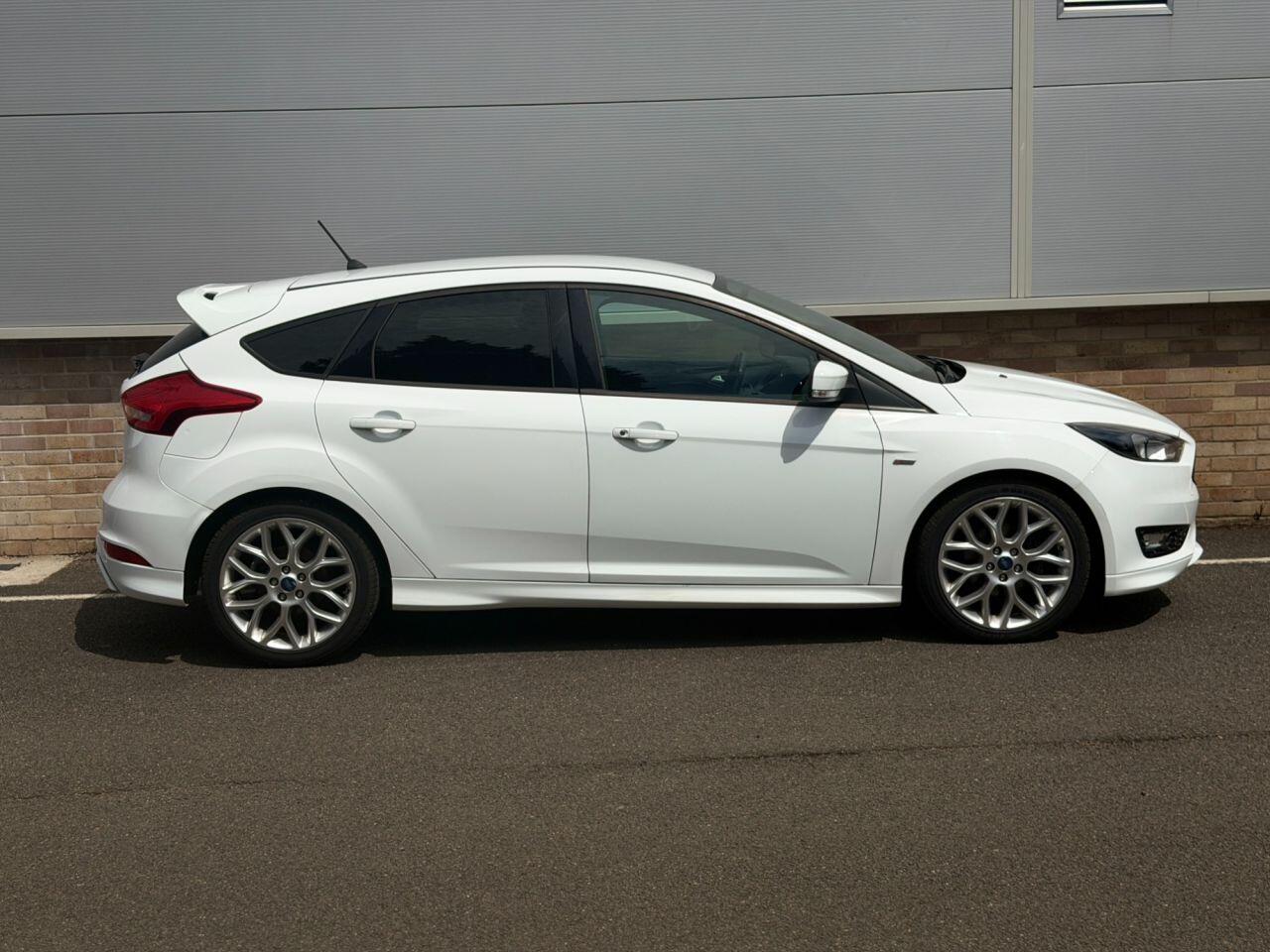 Ford Focus view 63