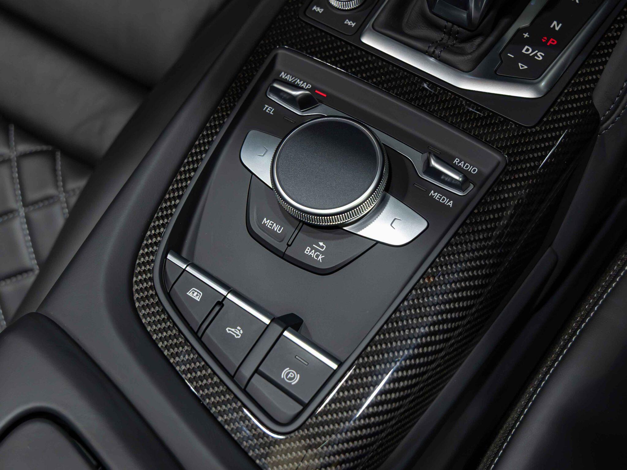 Audi R8 view 28