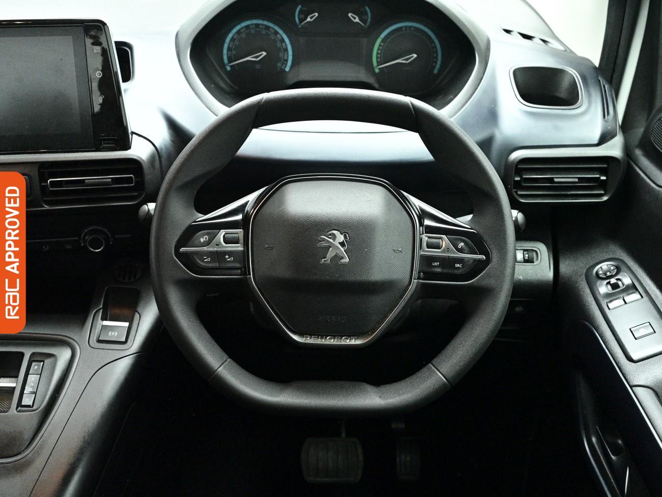 Peugeot E-Rifter view 10