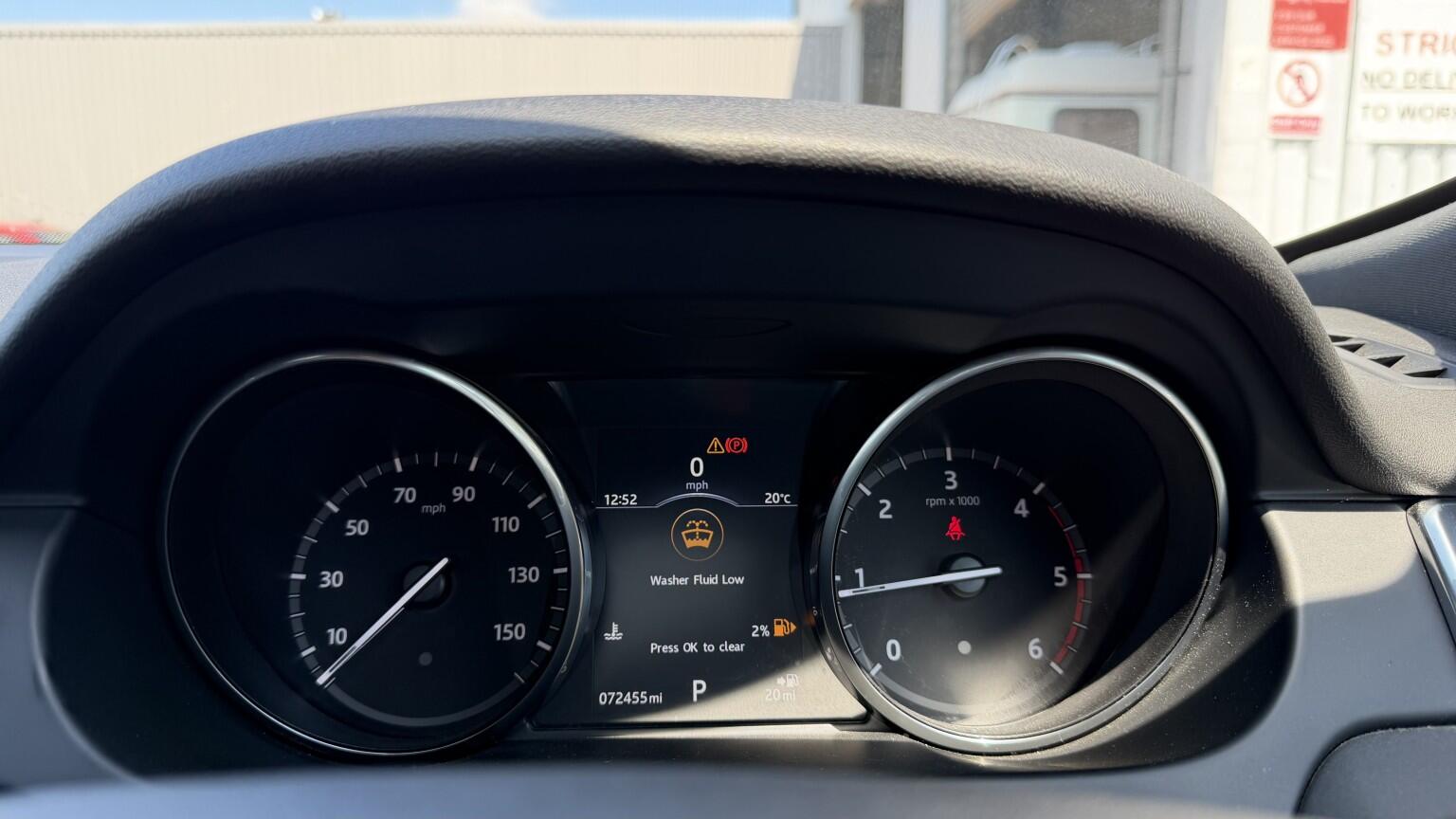 Land Rover Discovery Sport view 30