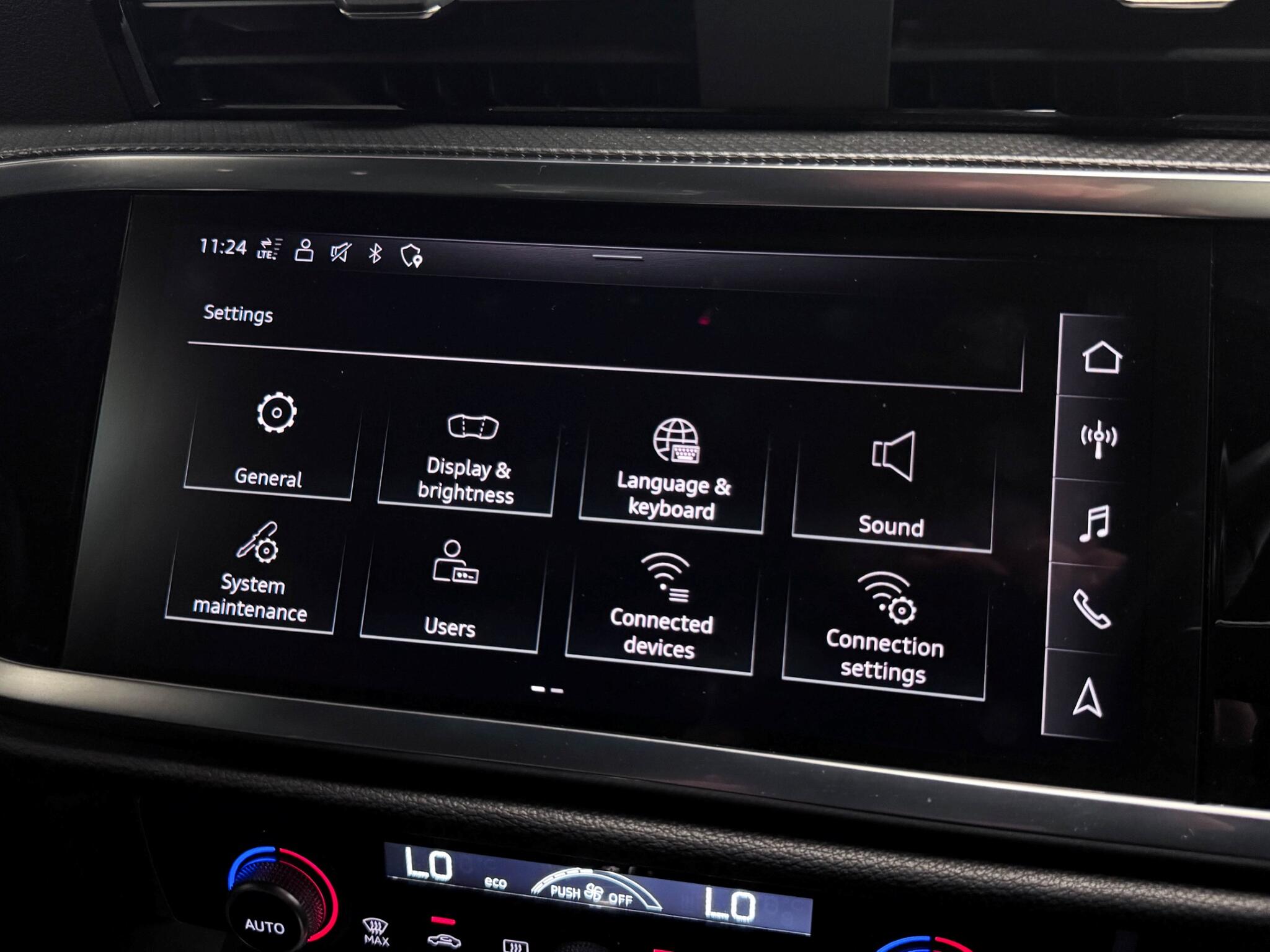 Audi Q3 view 57
