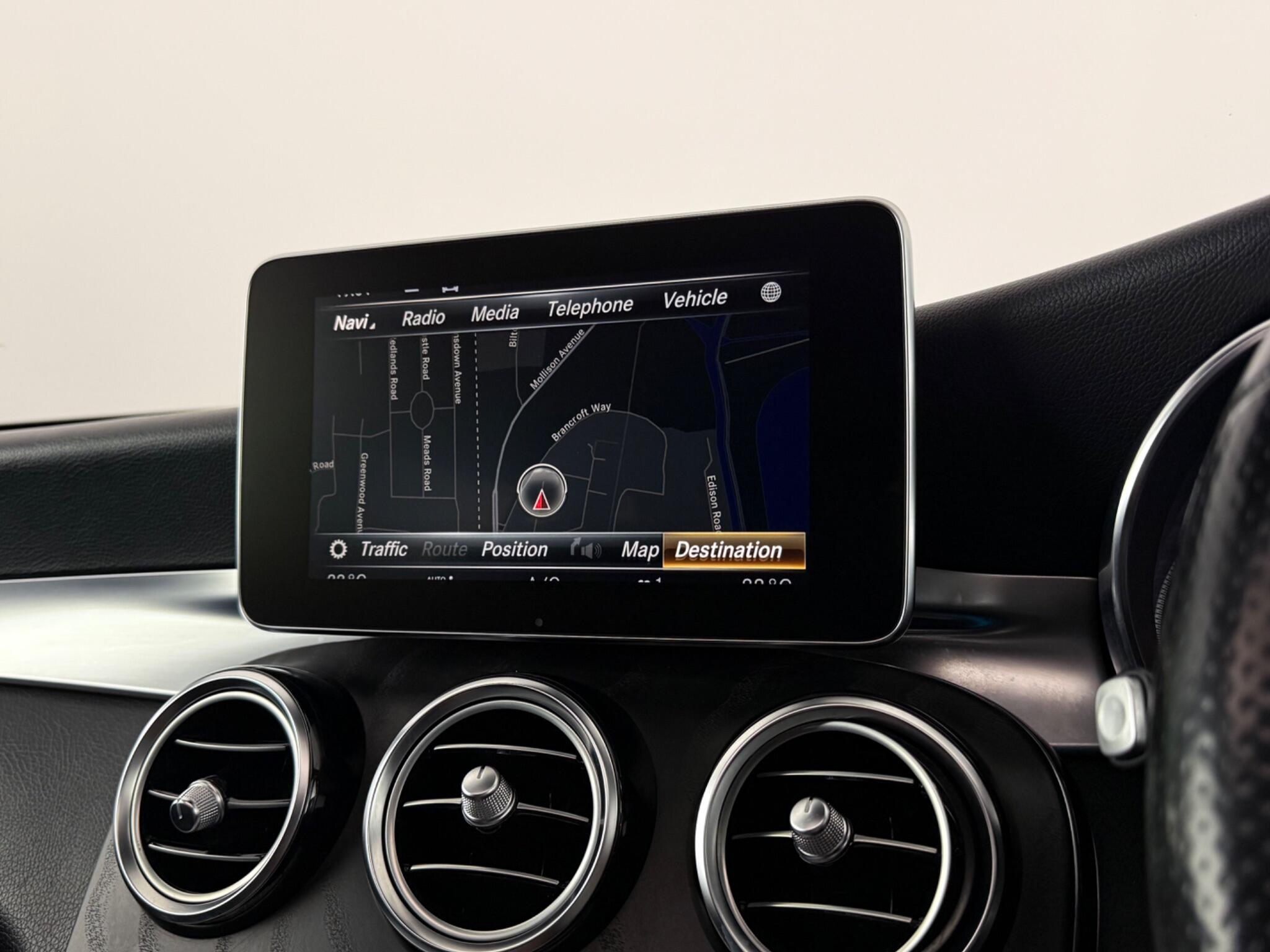 Mercedes-Benz GLC view 27