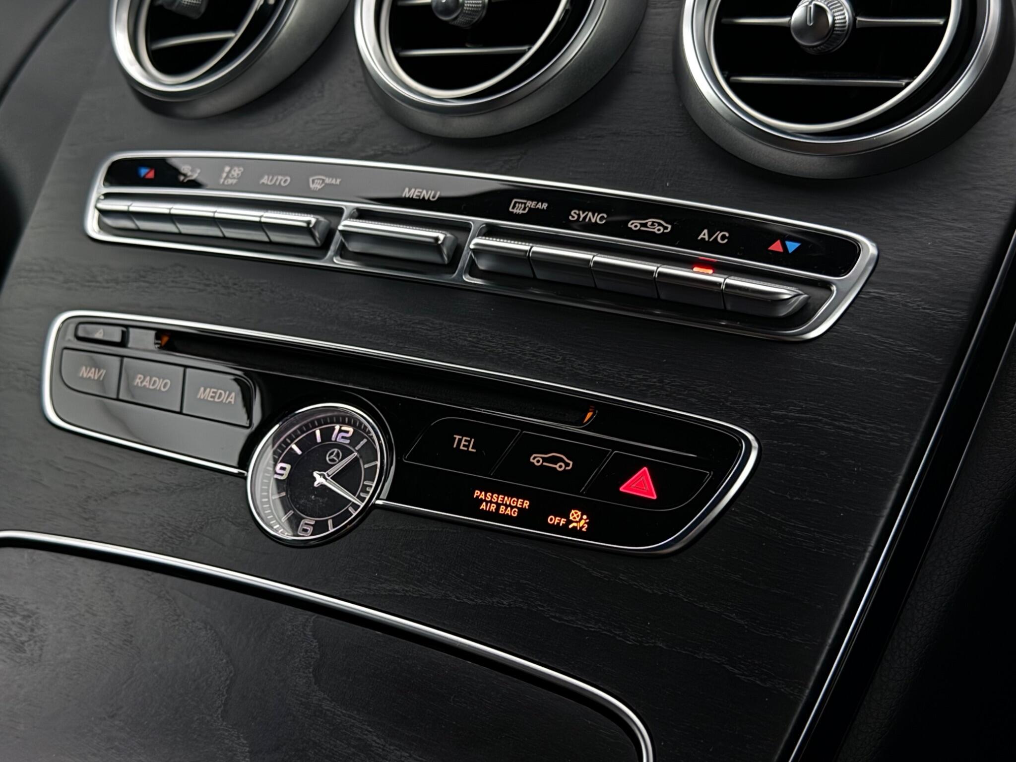 Mercedes-Benz C-Class view 23