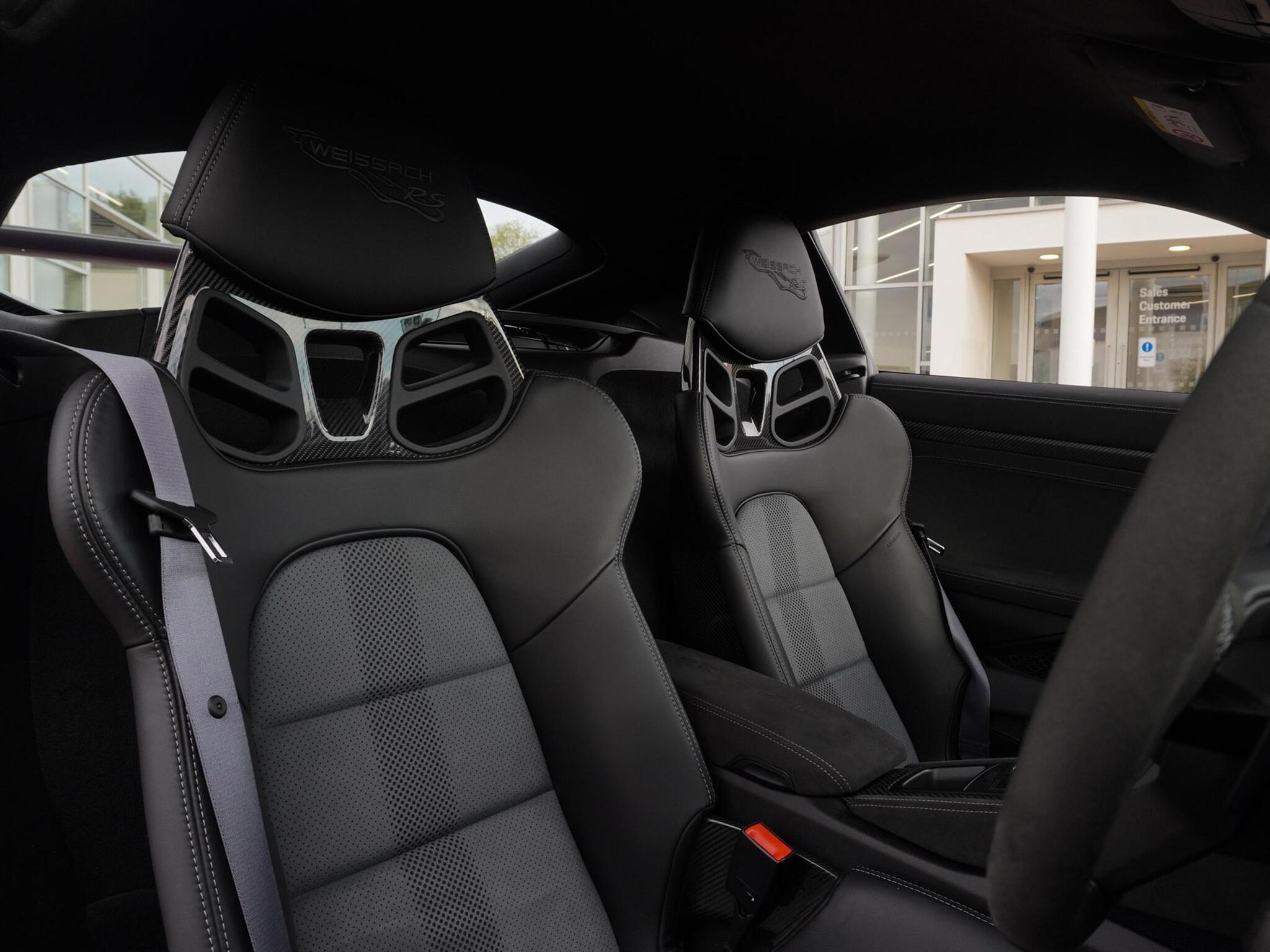Porsche Cayman view 11