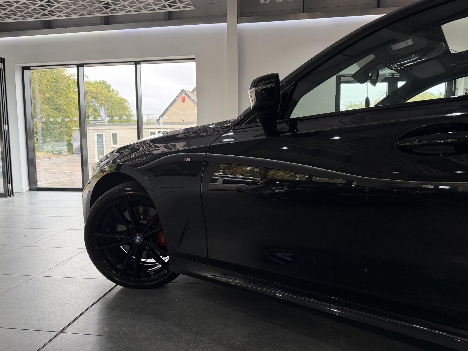 BMW 3 Series view 9
