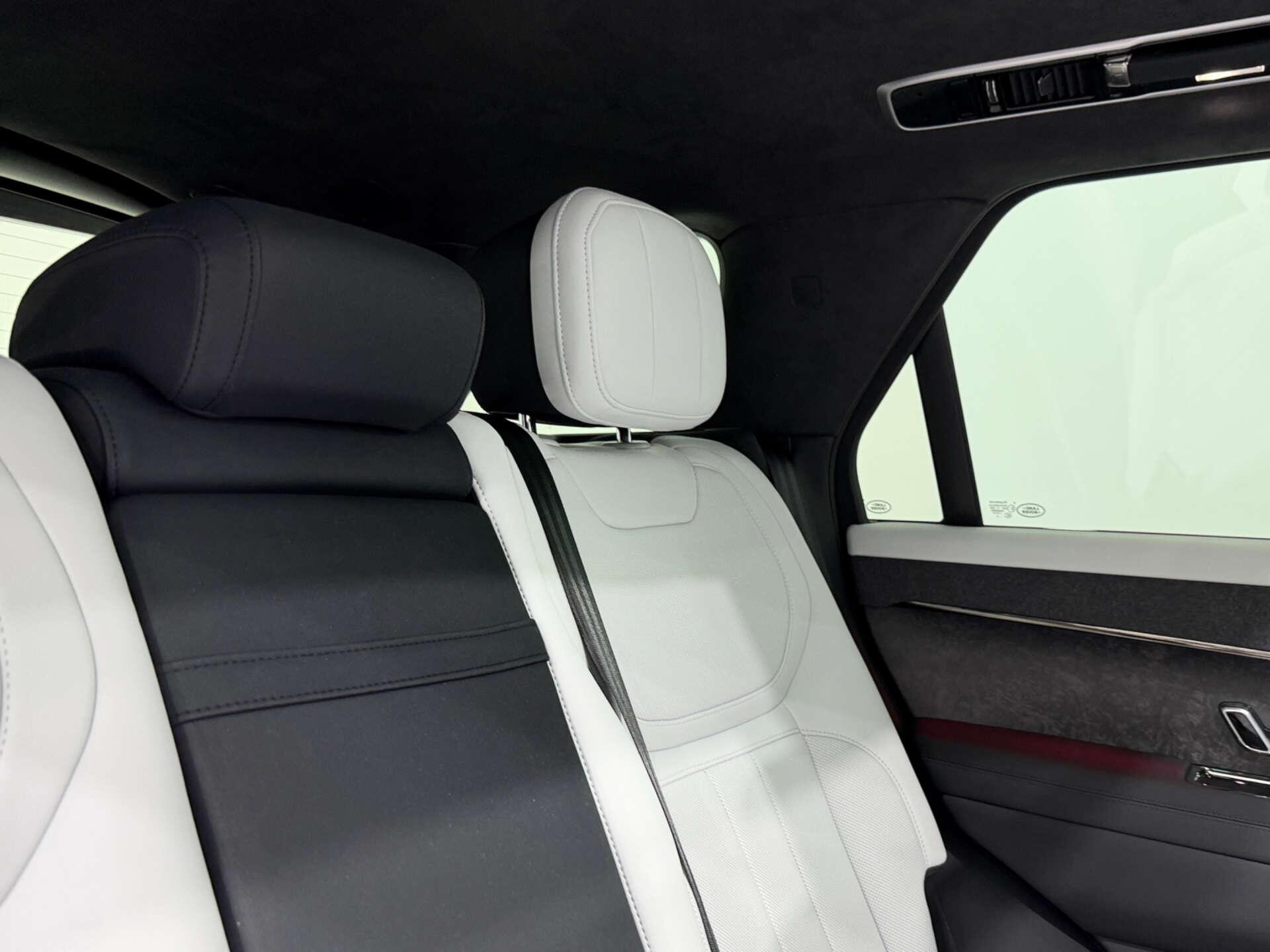 Land Rover Range Rover Sport view 14