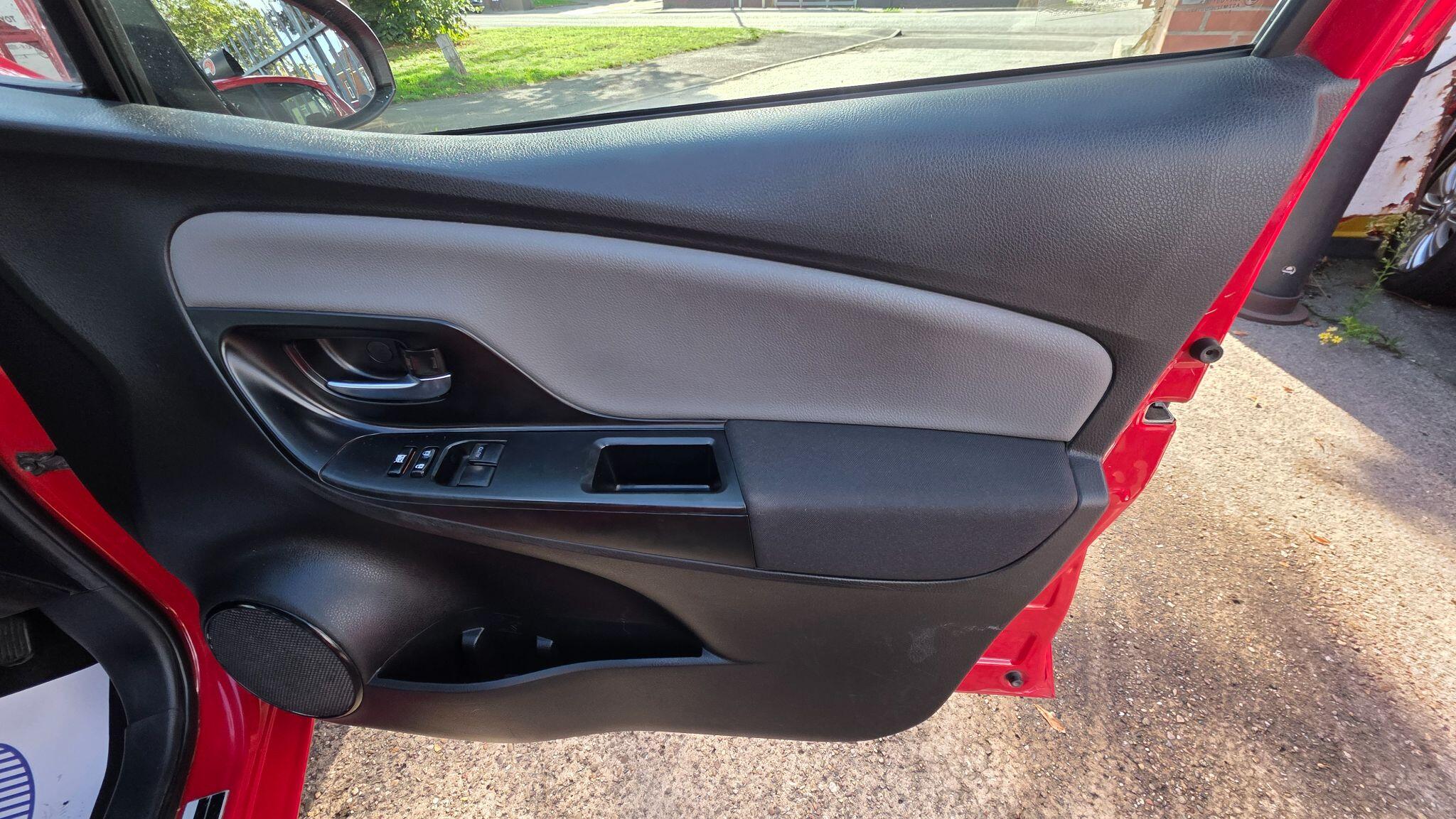 Toyota Yaris view 37