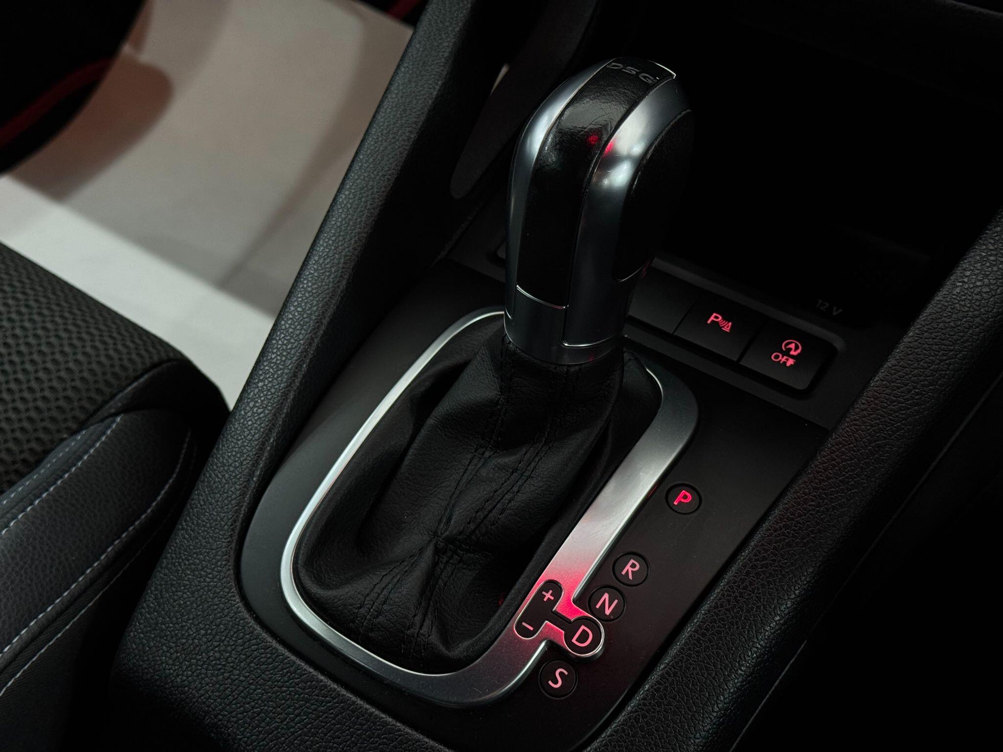 Volkswagen Scirocco view 38