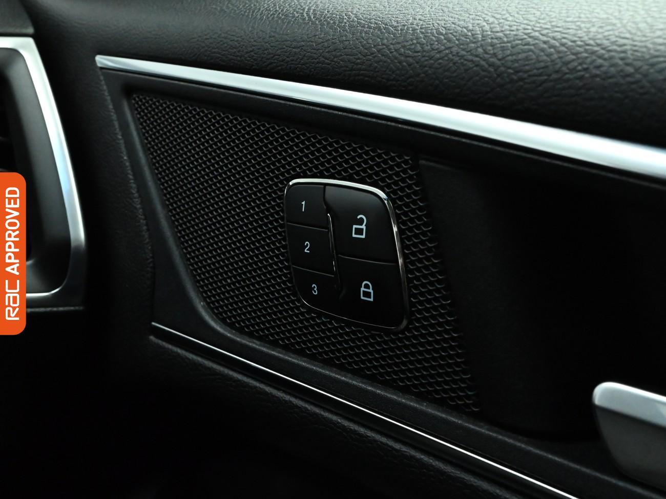 Ford Edge view 22