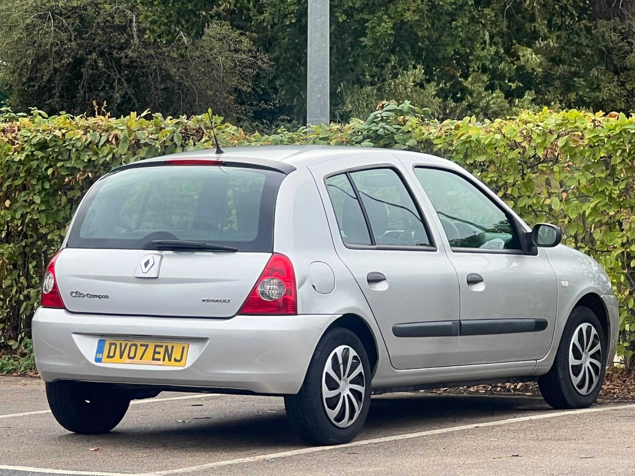 Renault Clio view 8