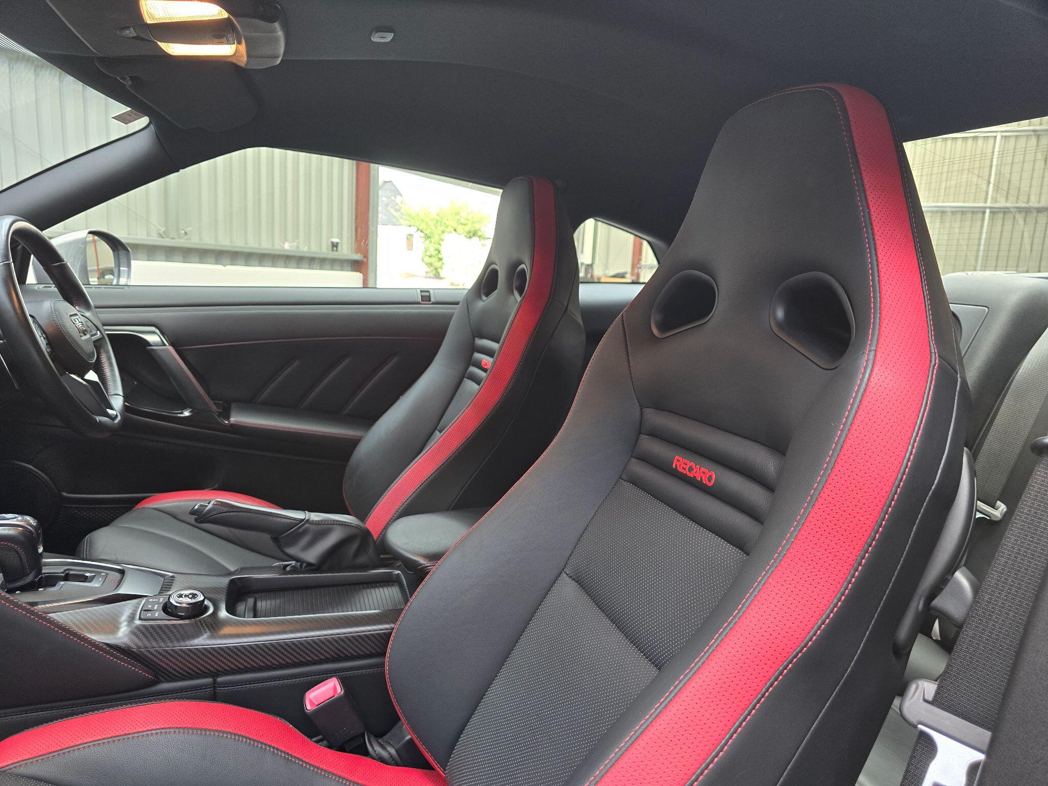 Nissan GT-R view 25