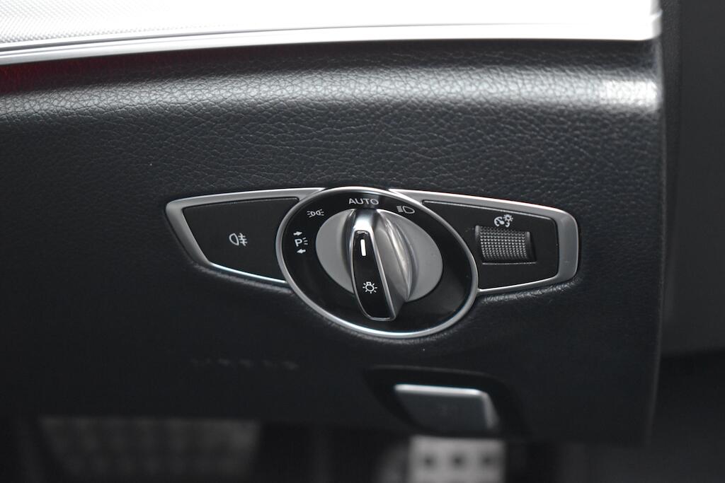 Mercedes-Benz E Class view 47