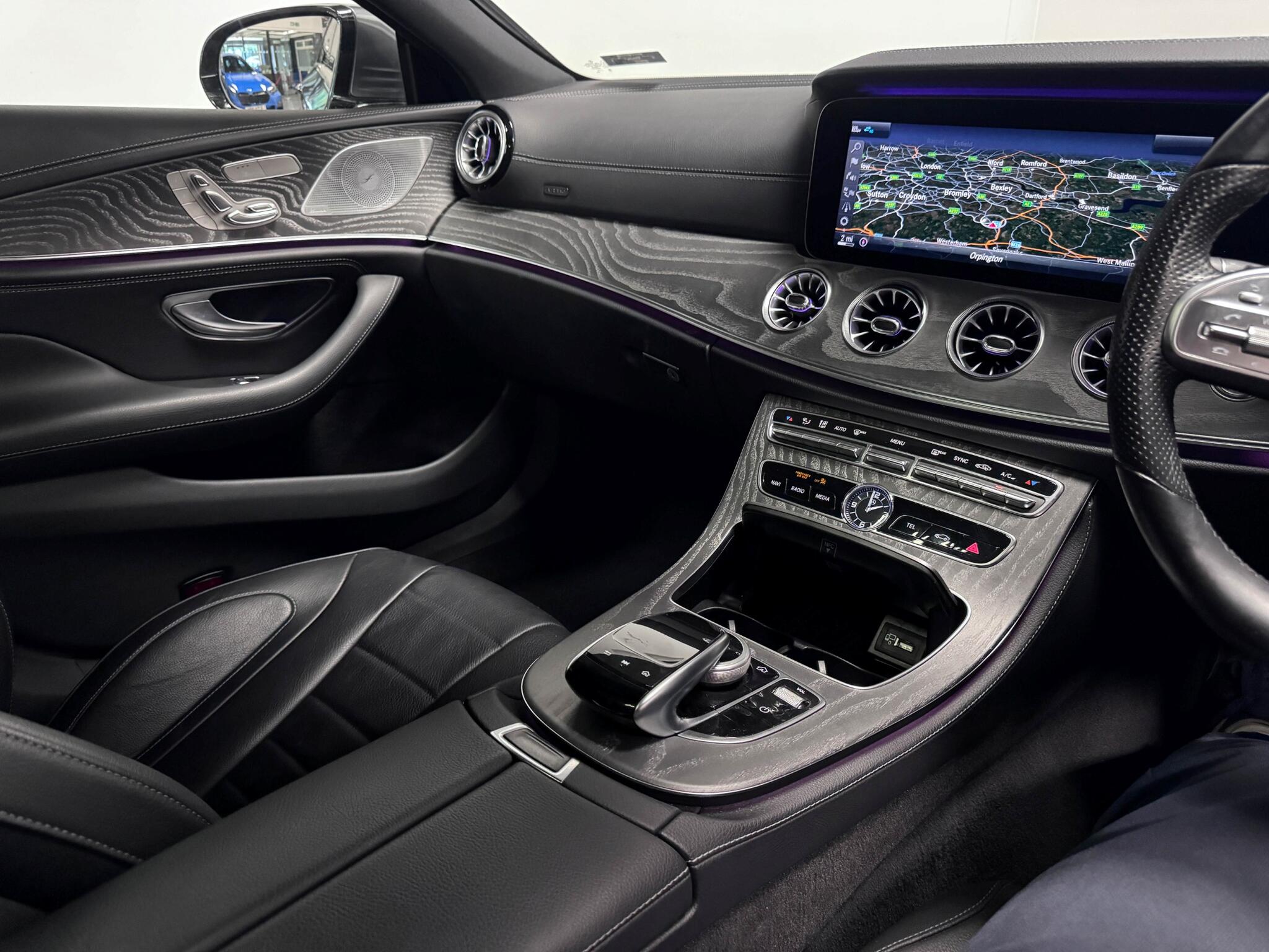 Mercedes-Benz CLS view 36