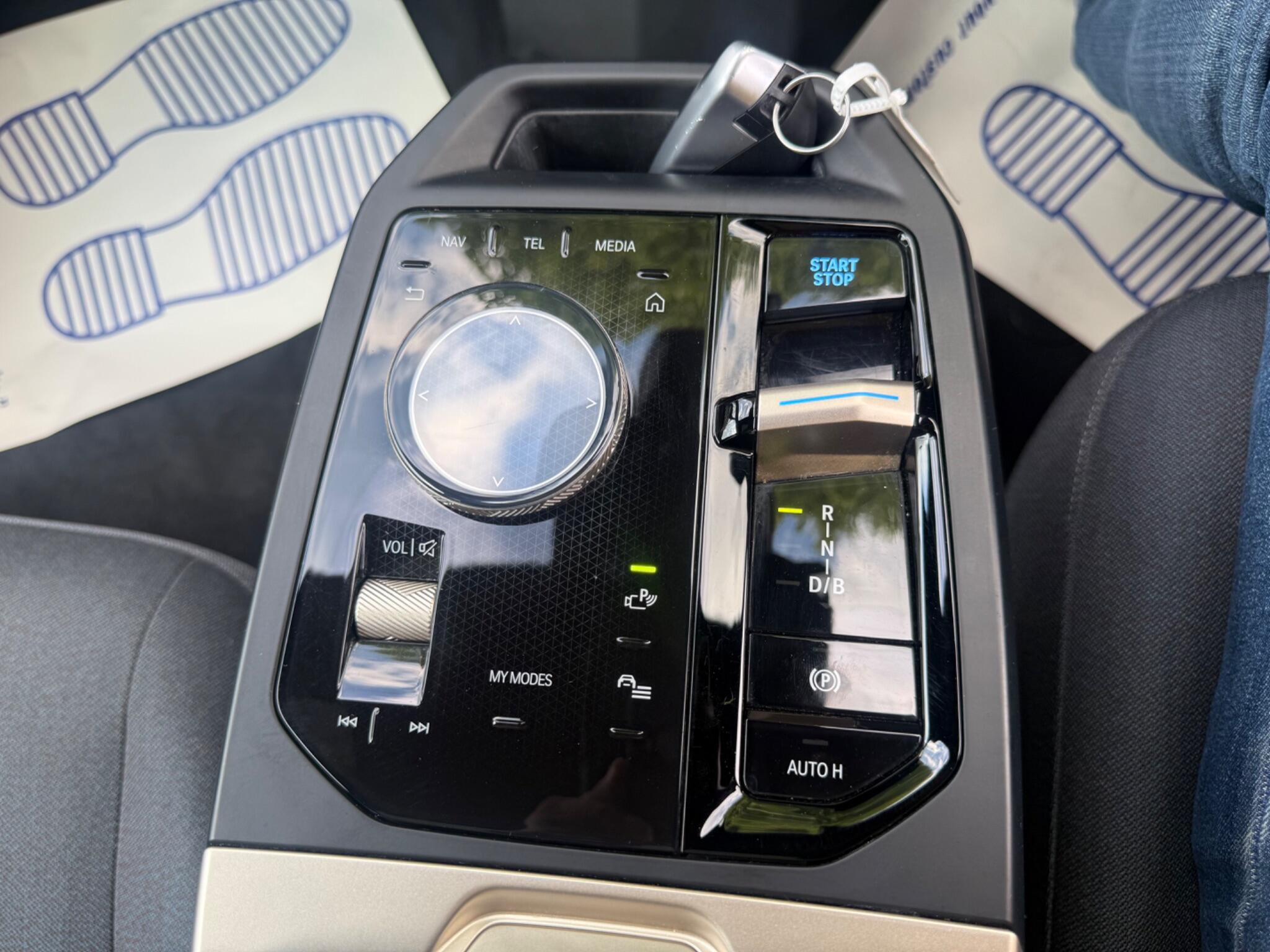 BMW Ix view 22