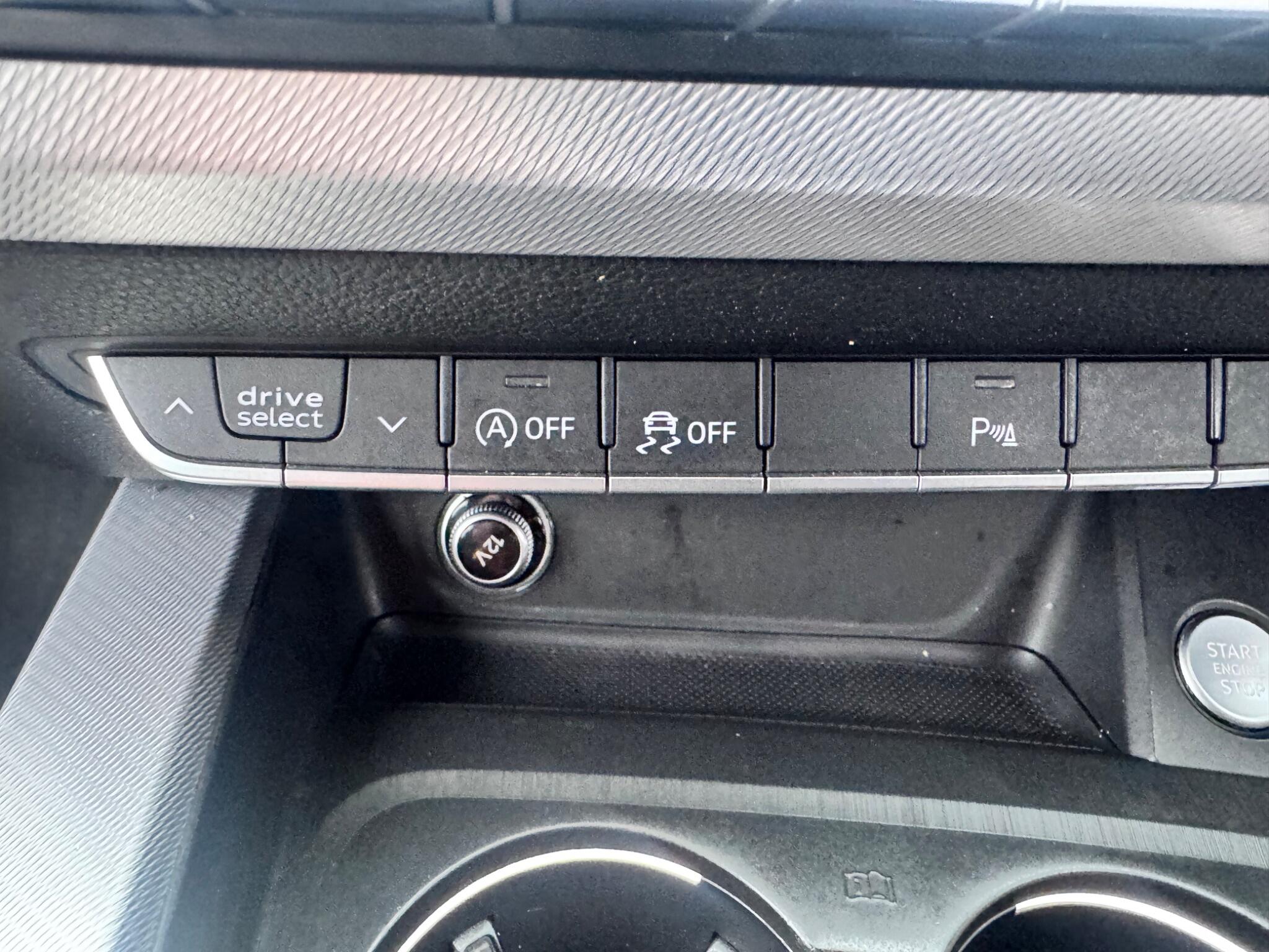 Audi A4 view 16