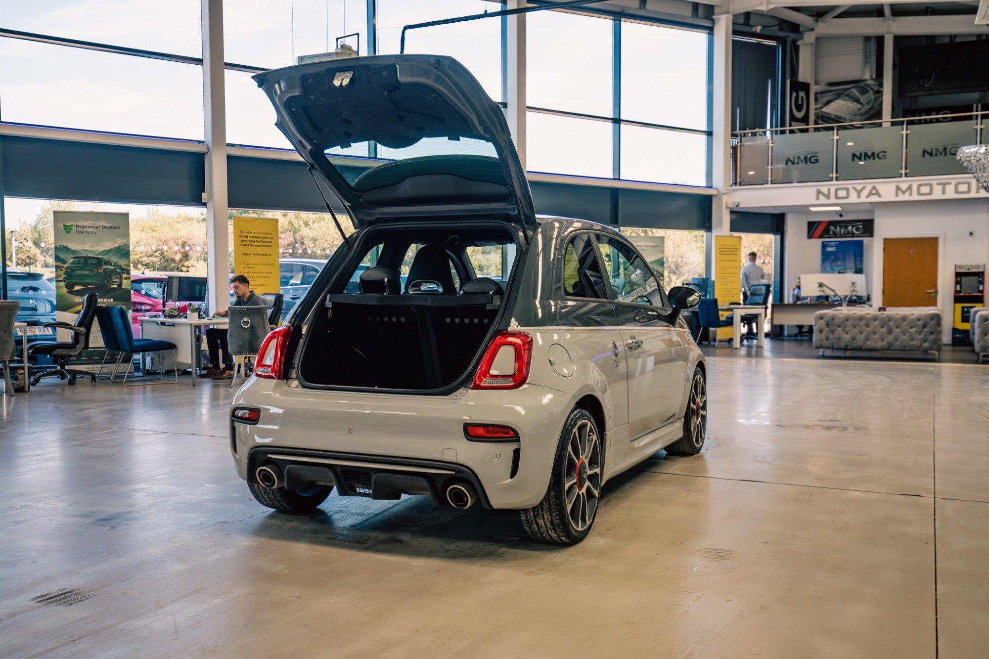 Abarth 595 view 32