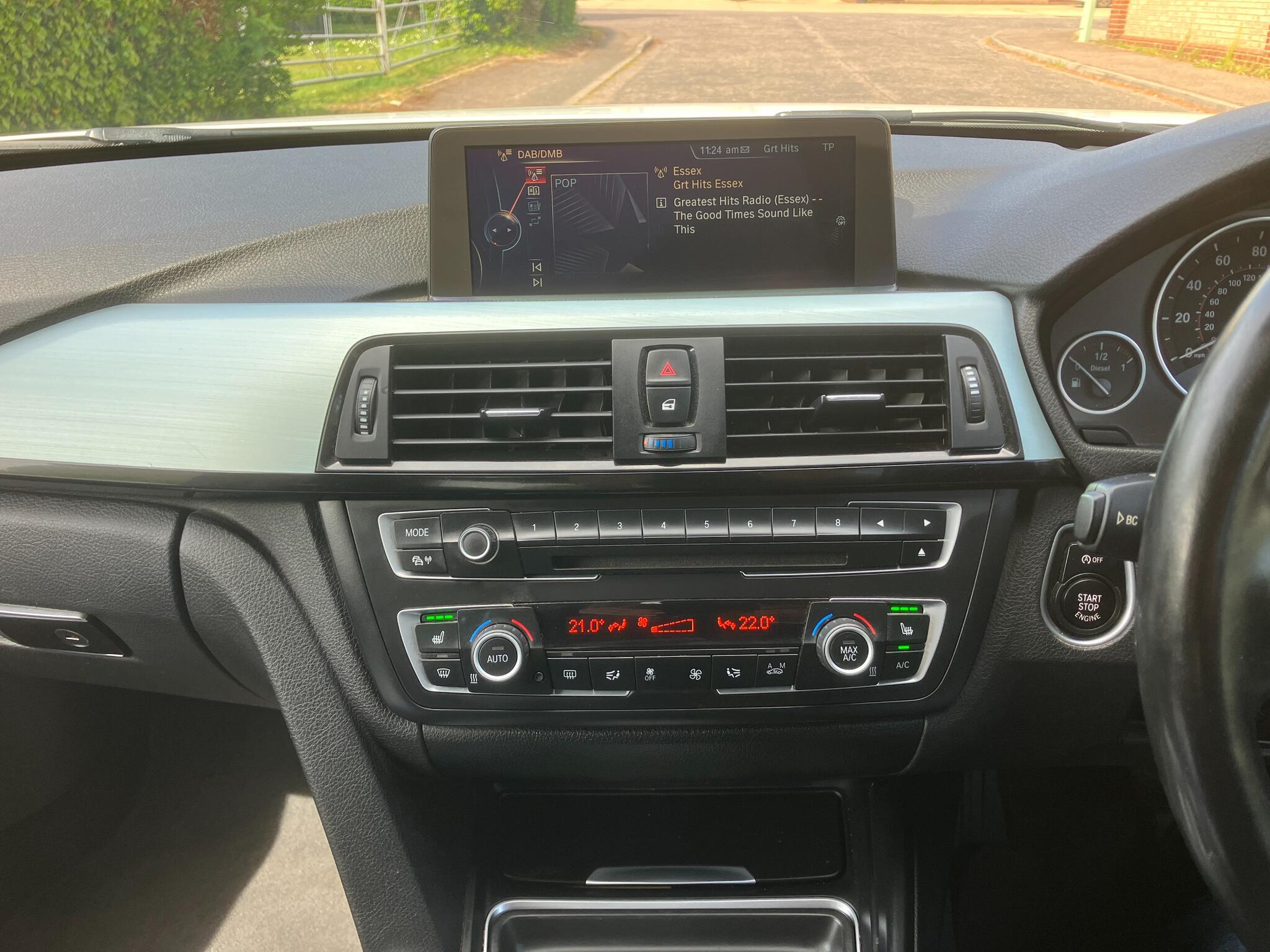 BMW 3 Series view 14