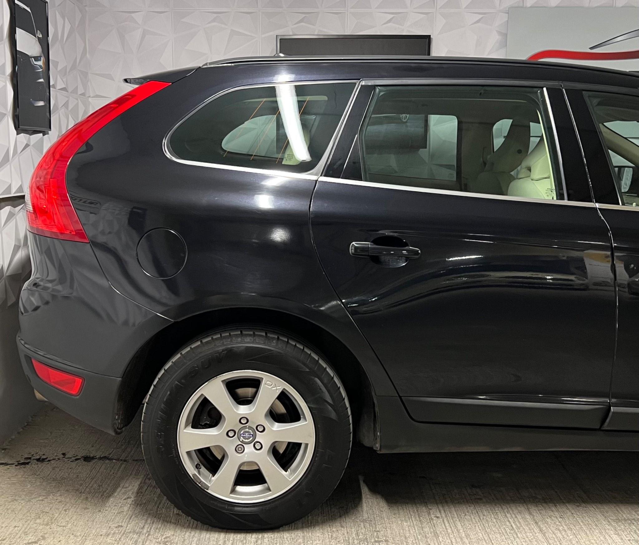 Volvo XC60 view 9