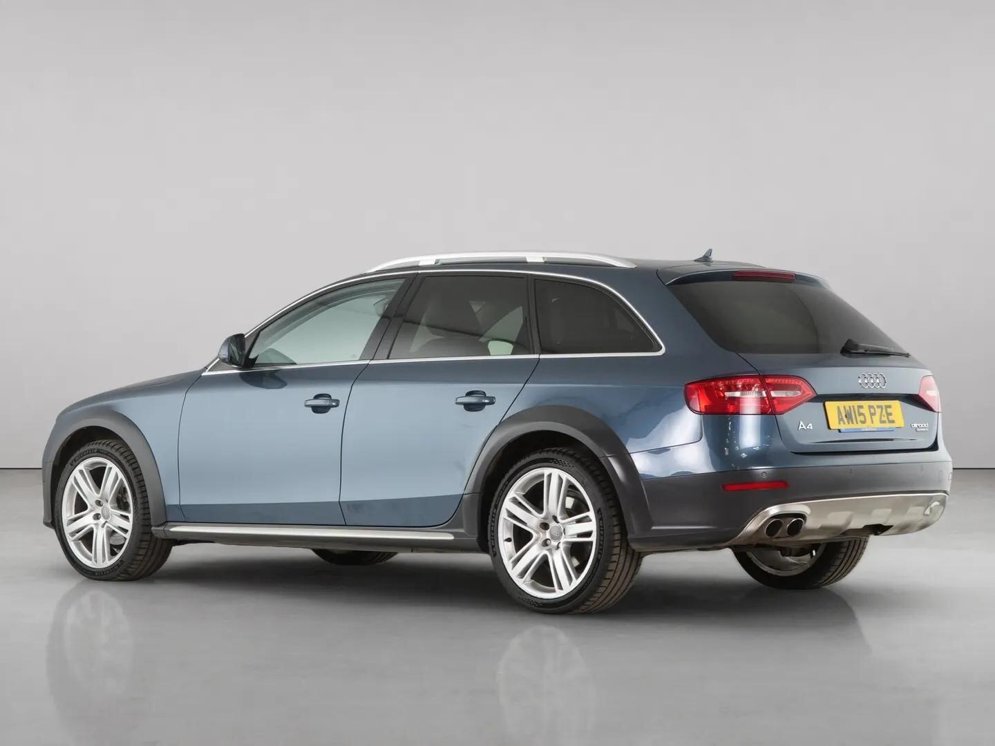 Audi A4 view 9
