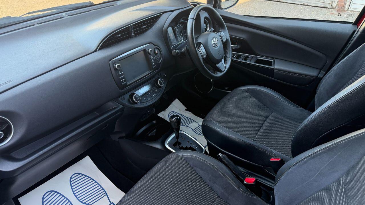 Toyota Yaris view 8