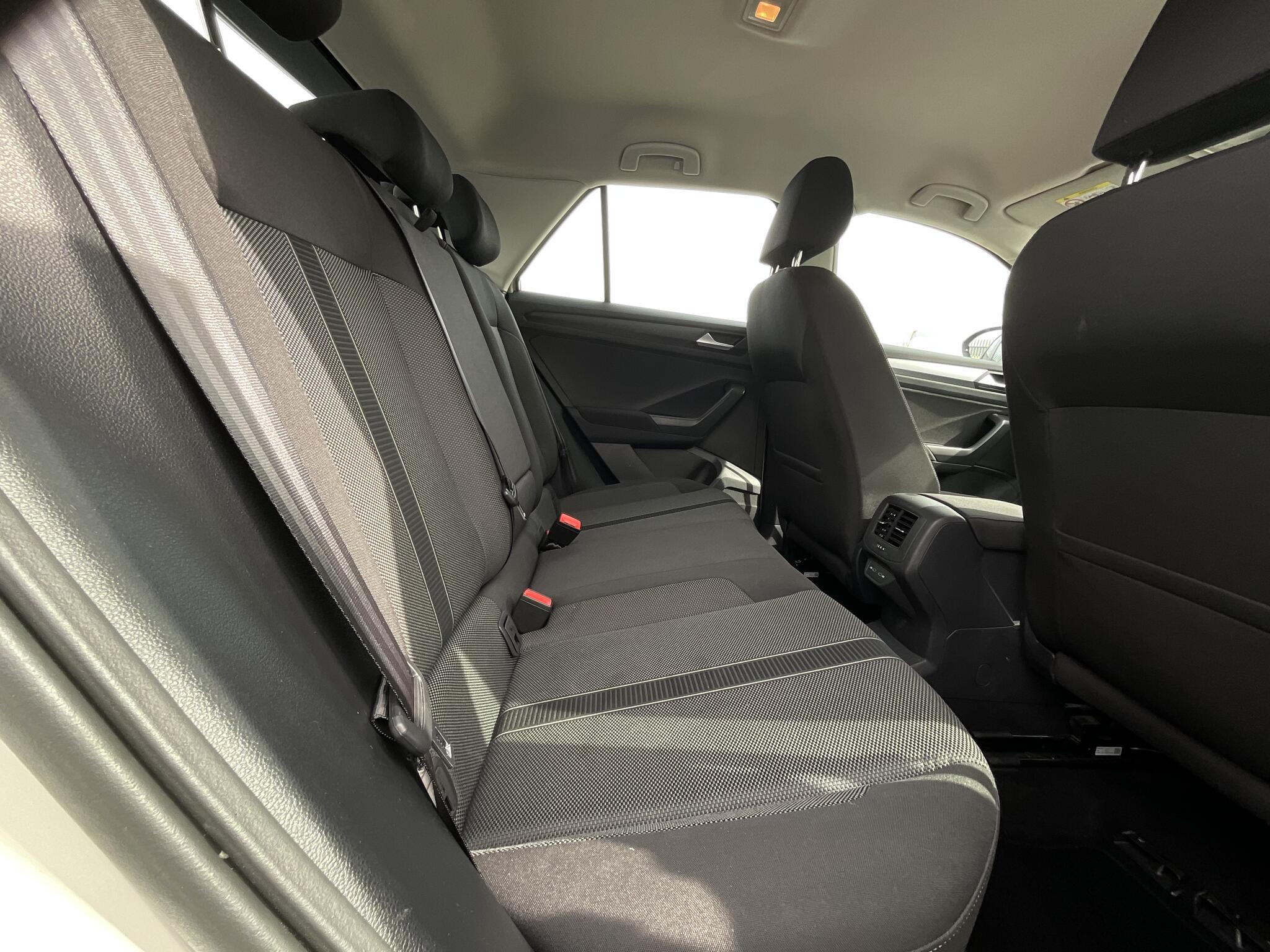 Volkswagen T-Roc view 12