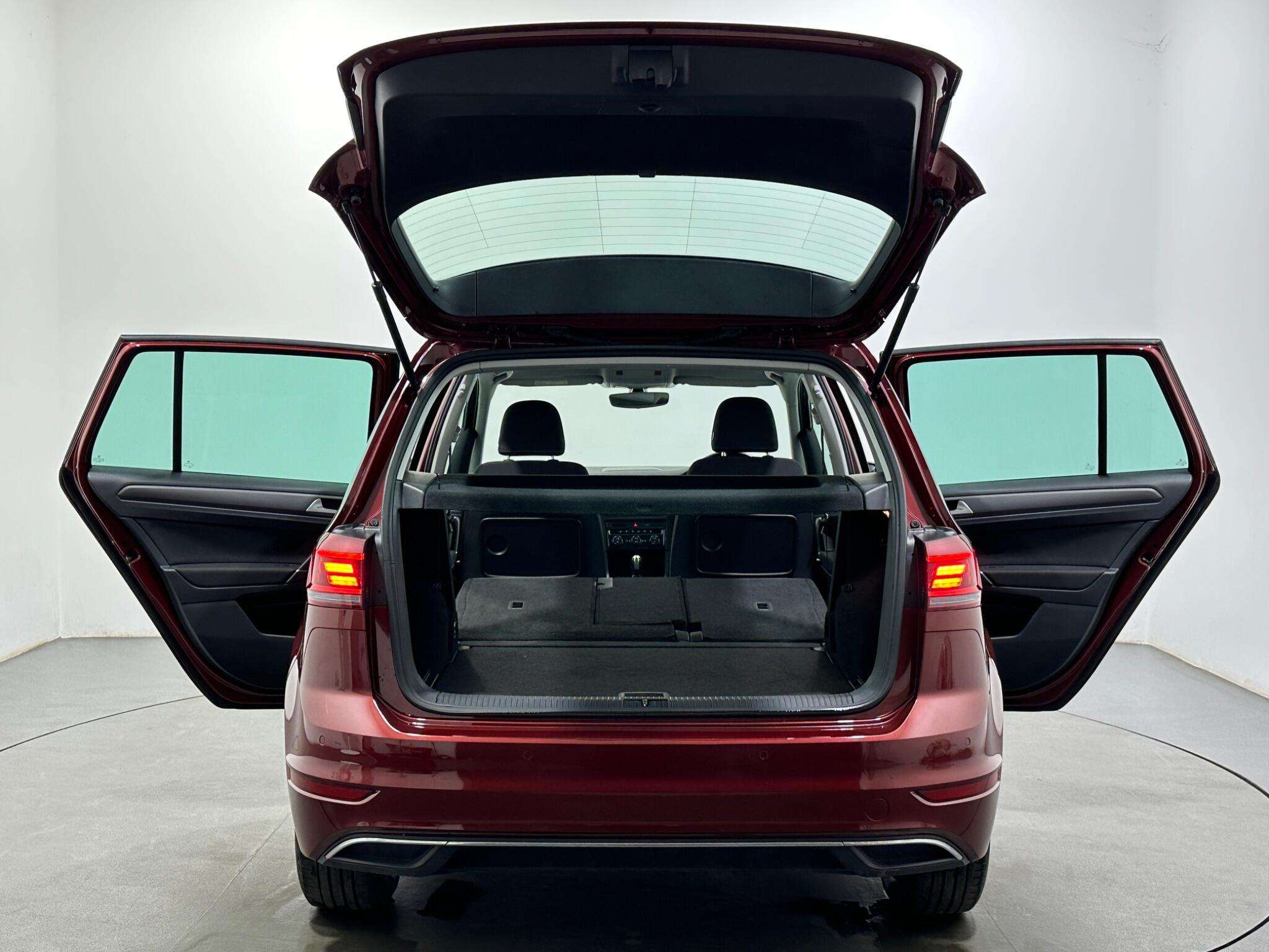 Volkswagen Golf Sportsvan view 44