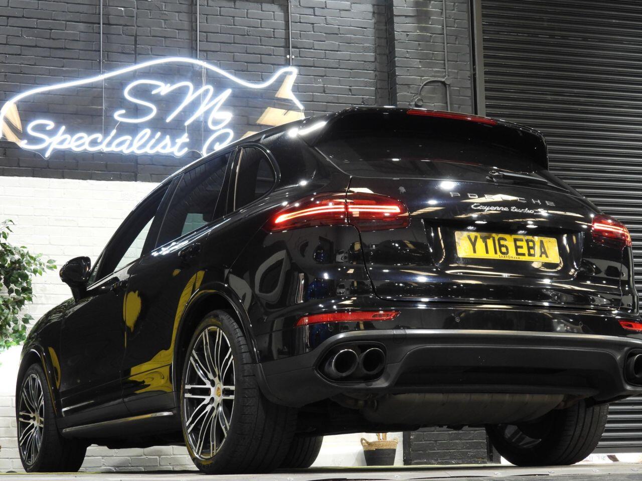 Porsche Cayenne view 10