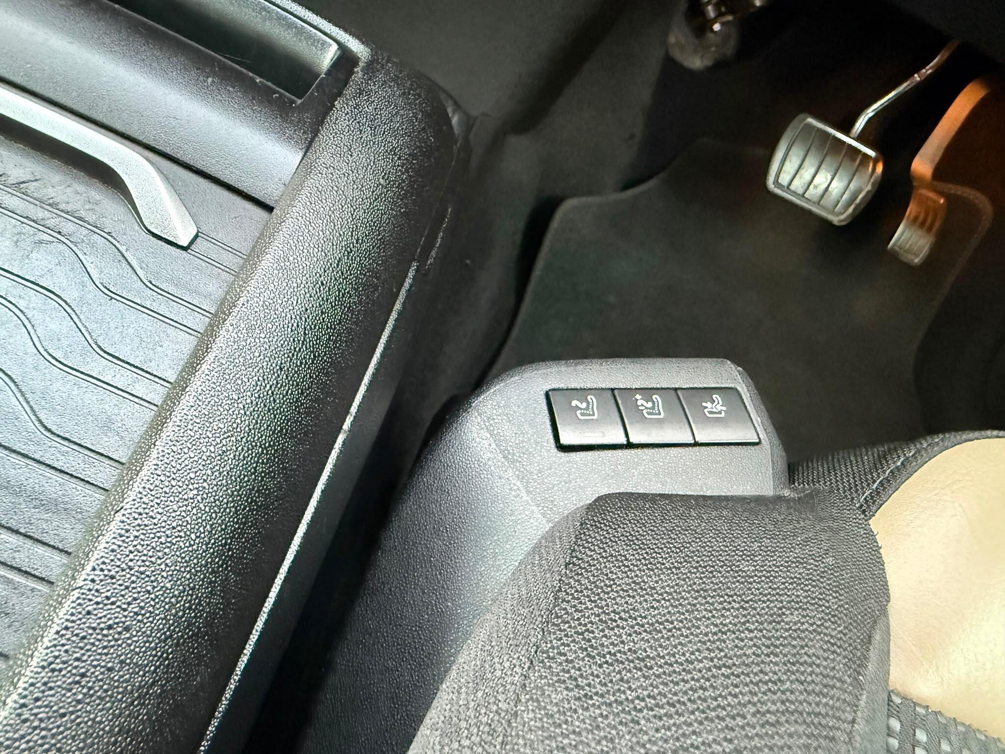 Citroen Grand C4 Picasso view 15